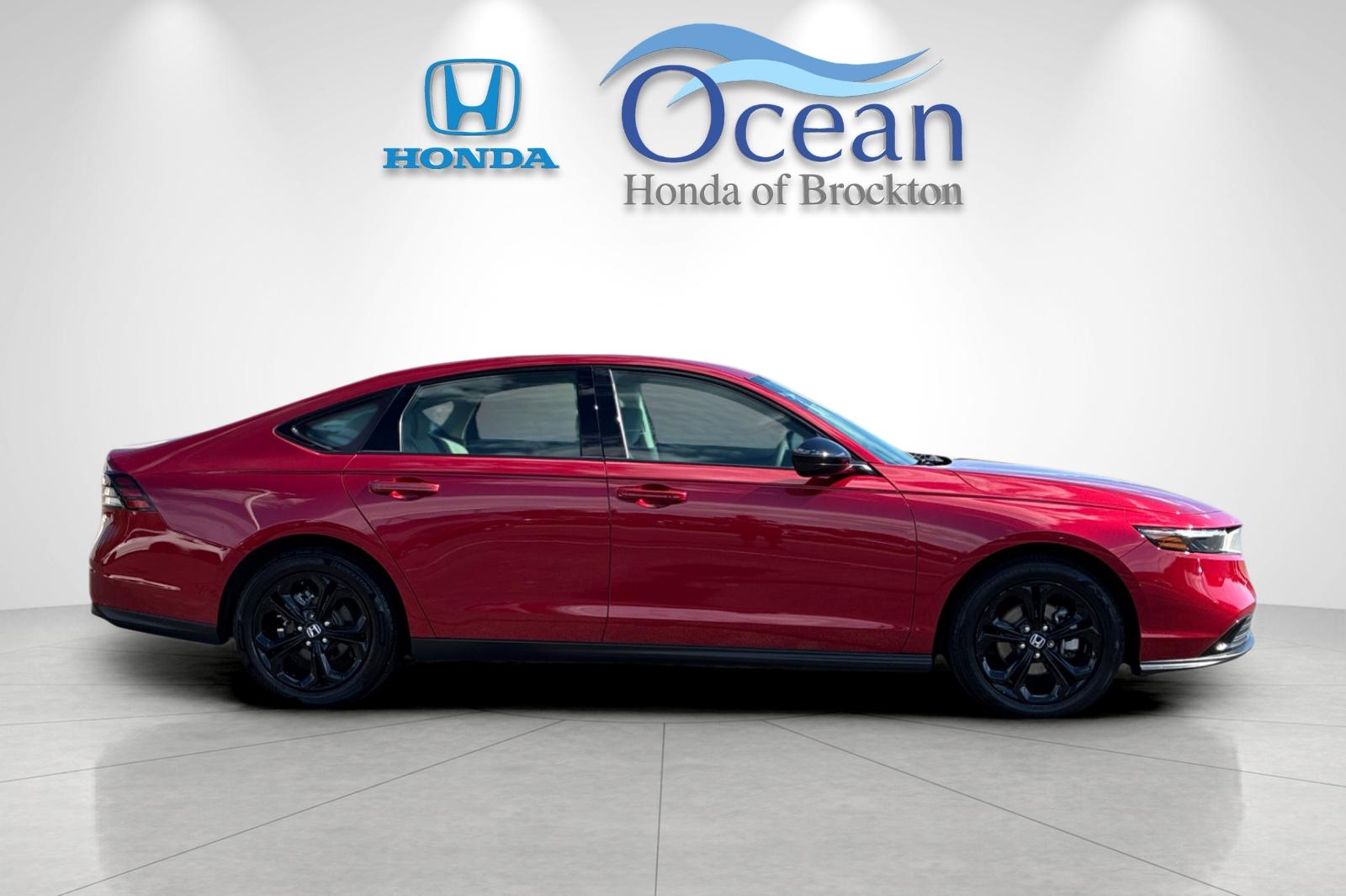 Used 2025 Radiant Red Honda SE image 2