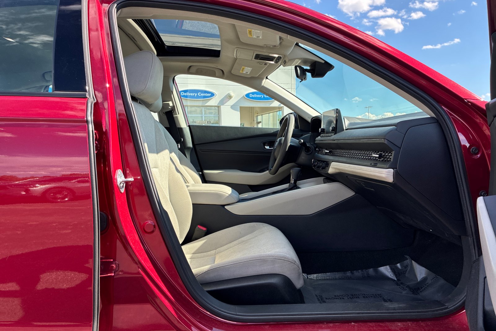 Used 2025 Radiant Red Honda SE image 19