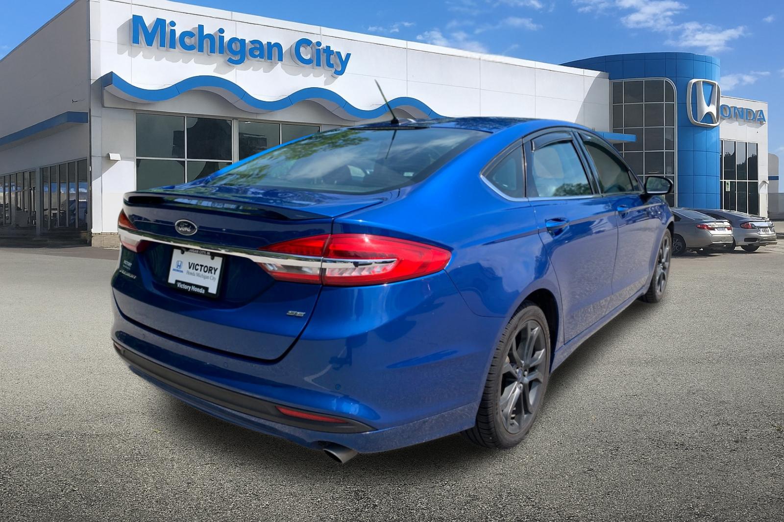 Used 2018 Lightning Blue Ford SE image 5