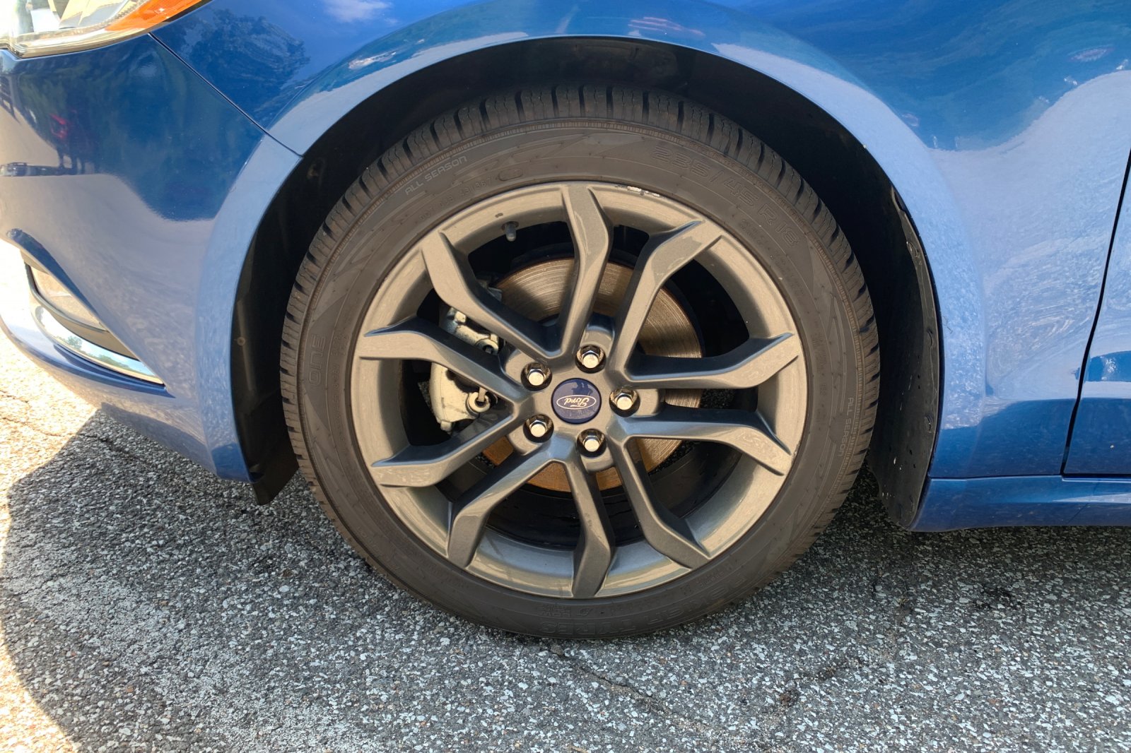 Used 2018 Lightning Blue Ford SE image 32