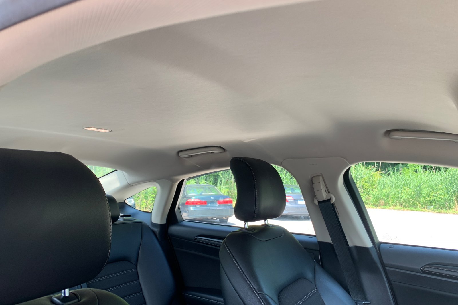 Used 2018 Lightning Blue Ford SE image 19