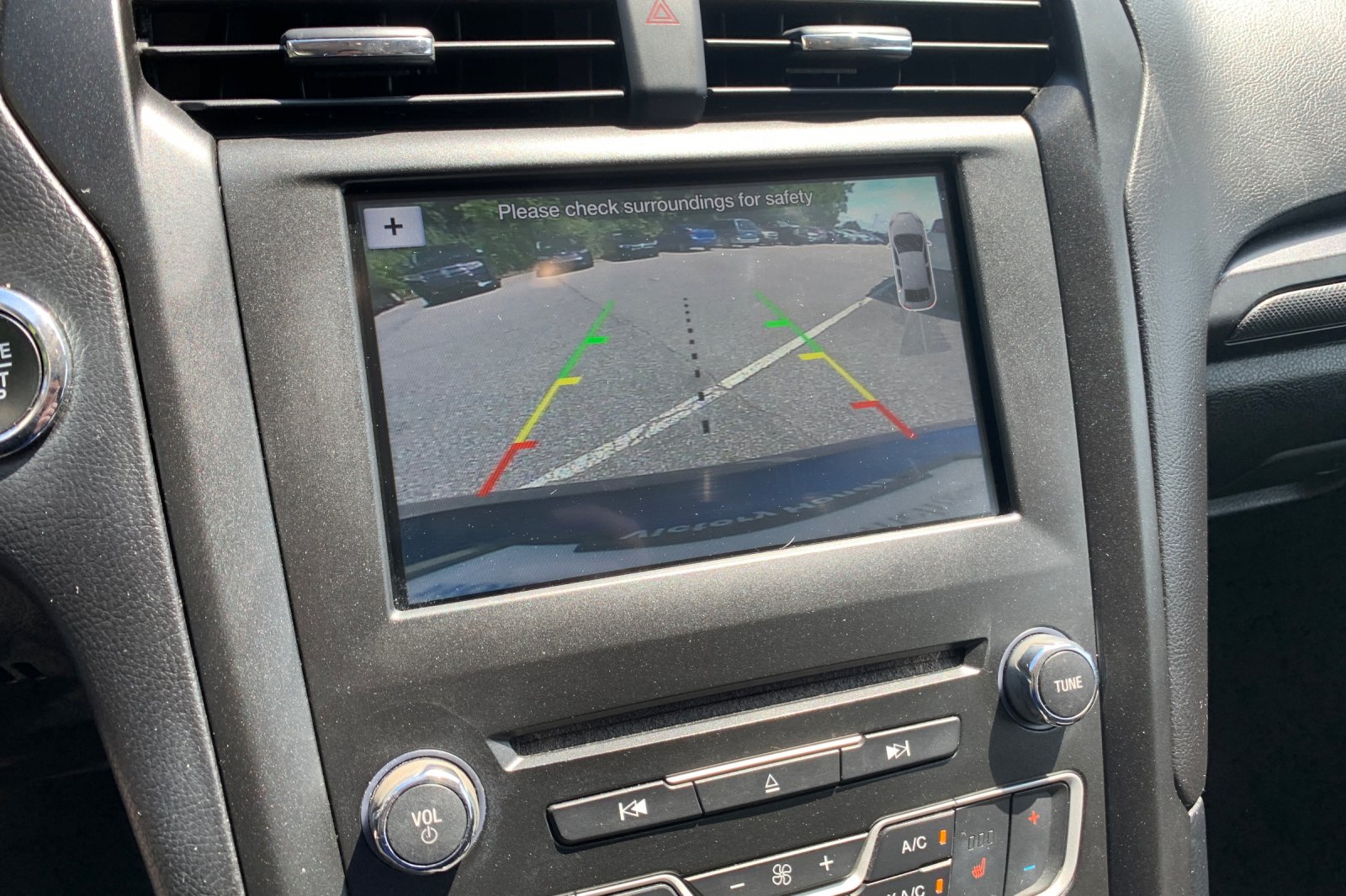 Used 2018 Lightning Blue Ford SE image 22