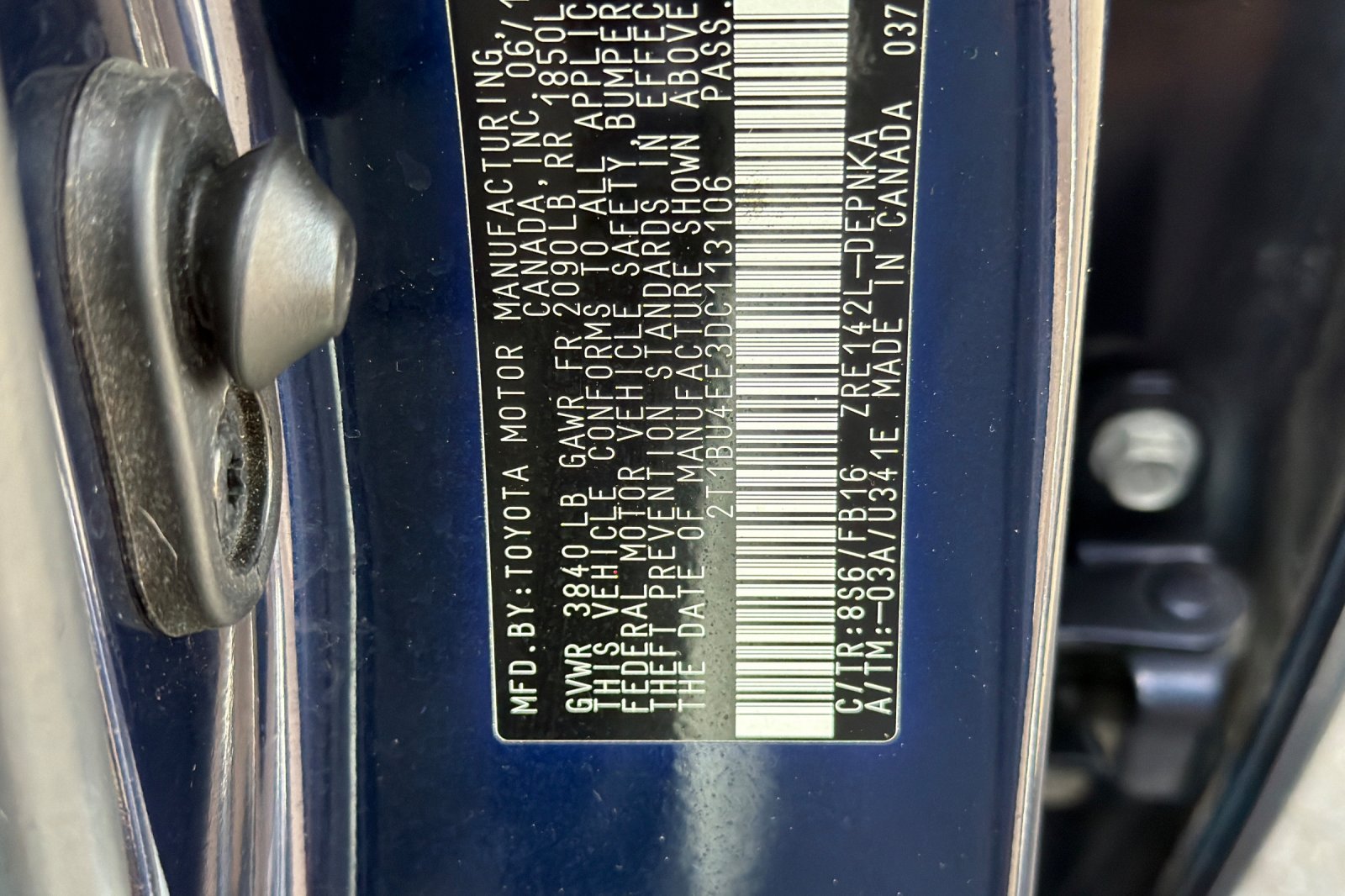 Used 2013 Blue Toyota LE image 27