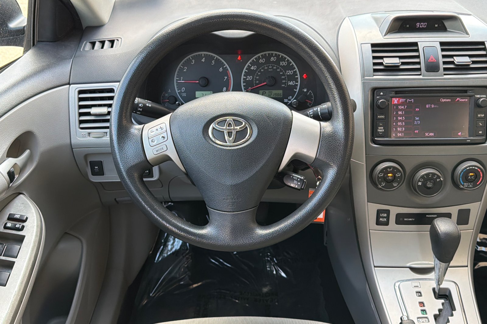 Used 2013 Blue Toyota LE image 14