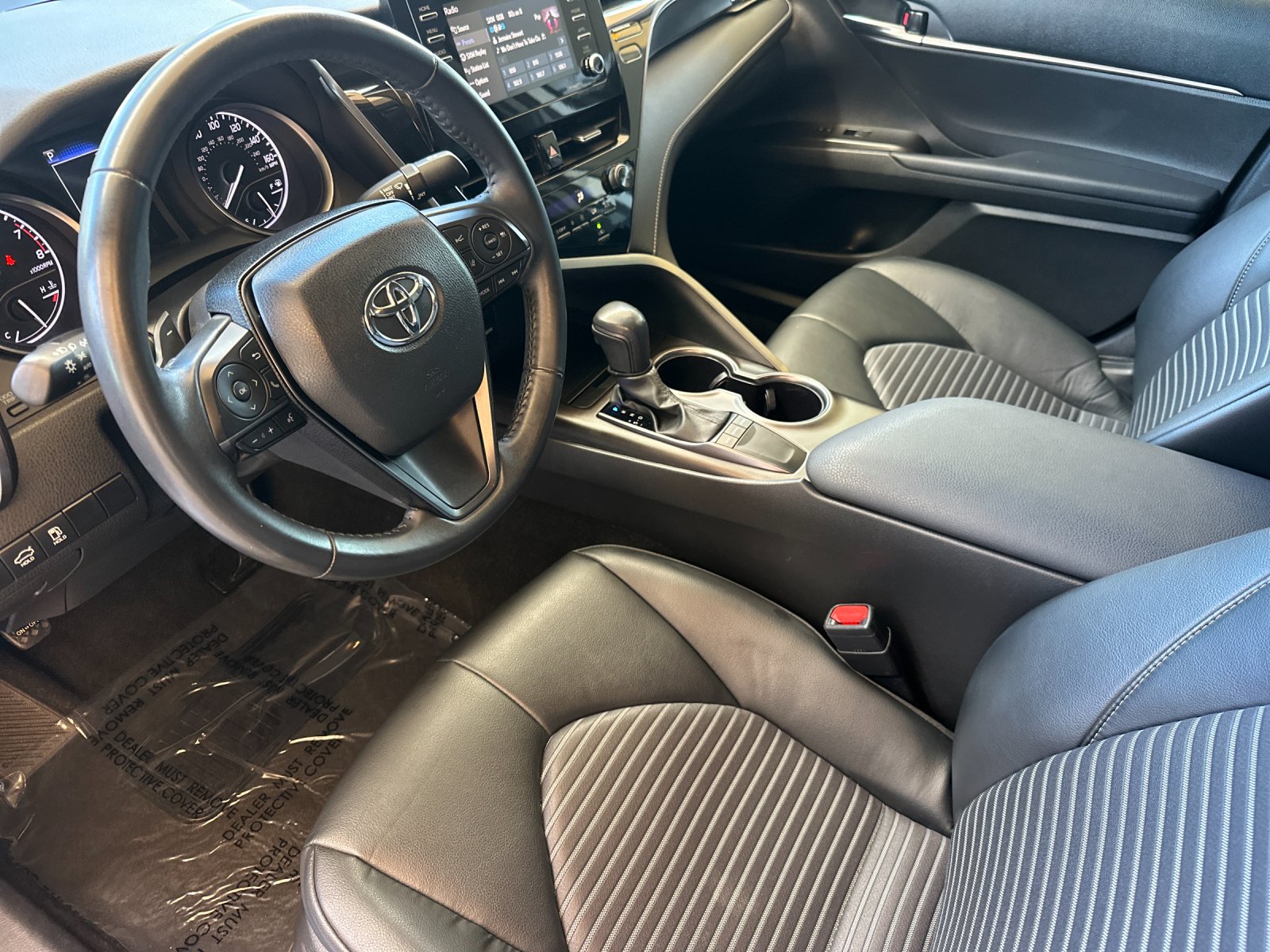Used 2024 White Toyota SE image 9
