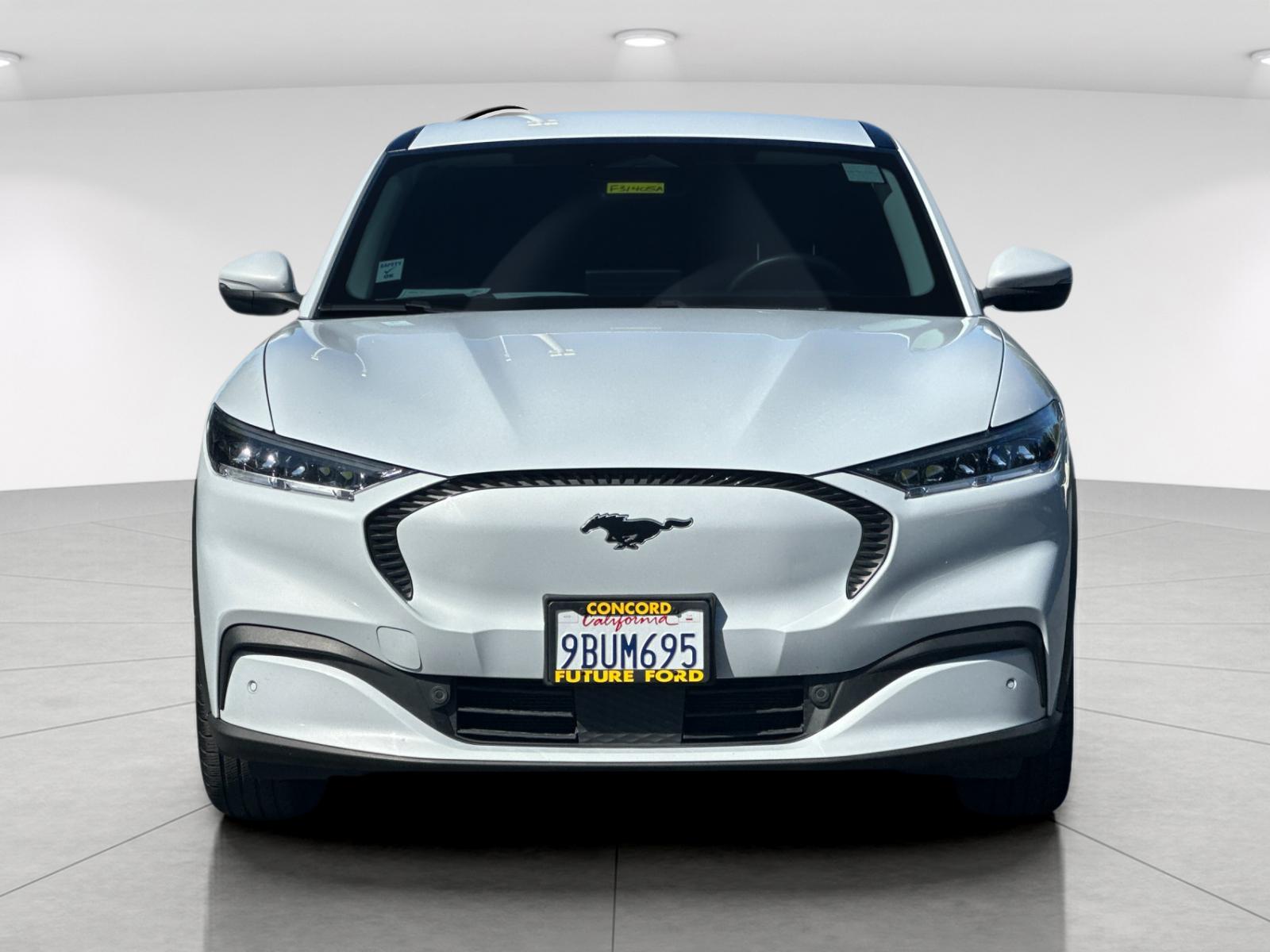 Used 2022 White Ford Select image 8