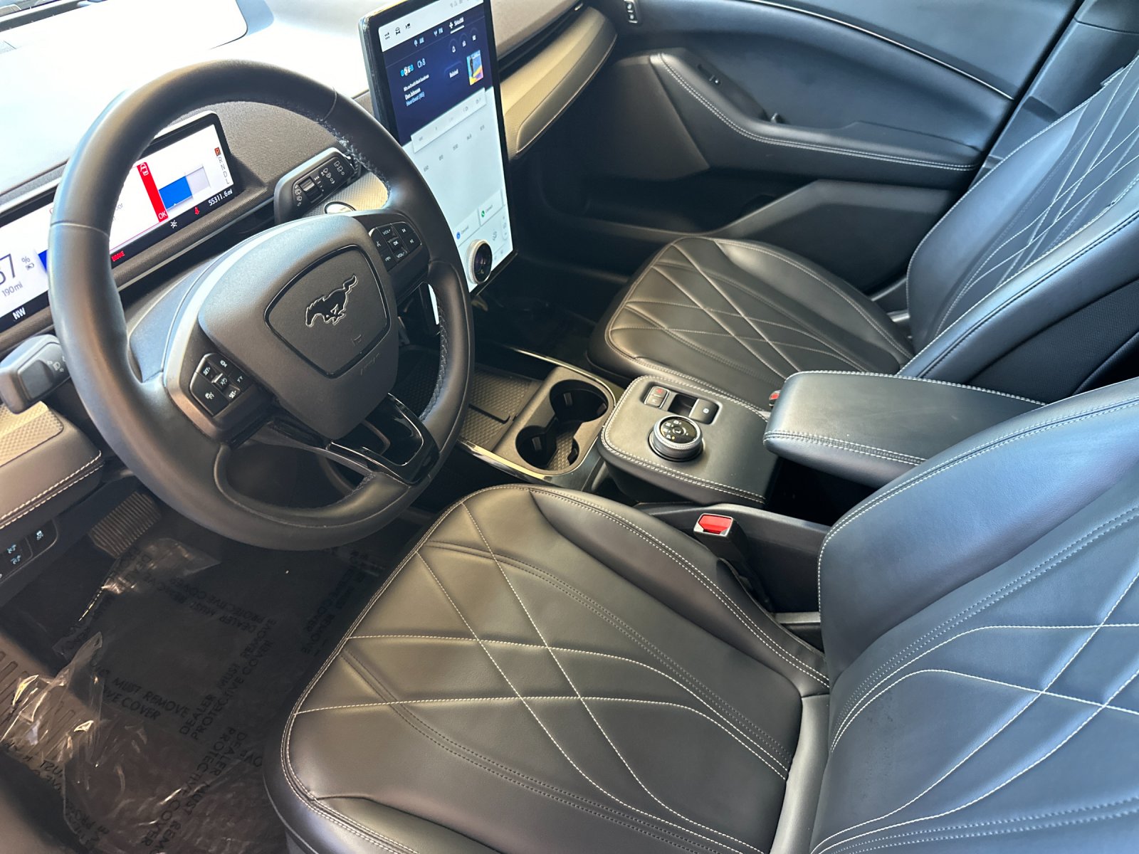 Used 2022 White Ford Select image 9