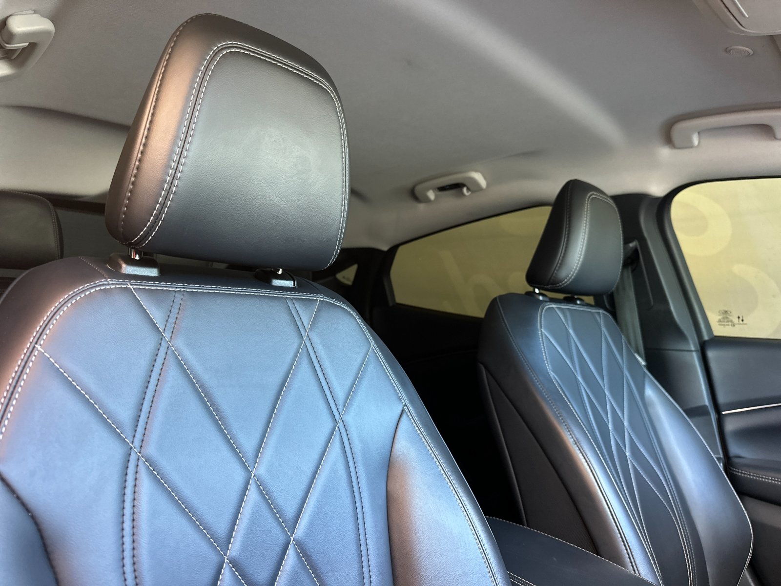 Used 2022 White Ford Select image 16