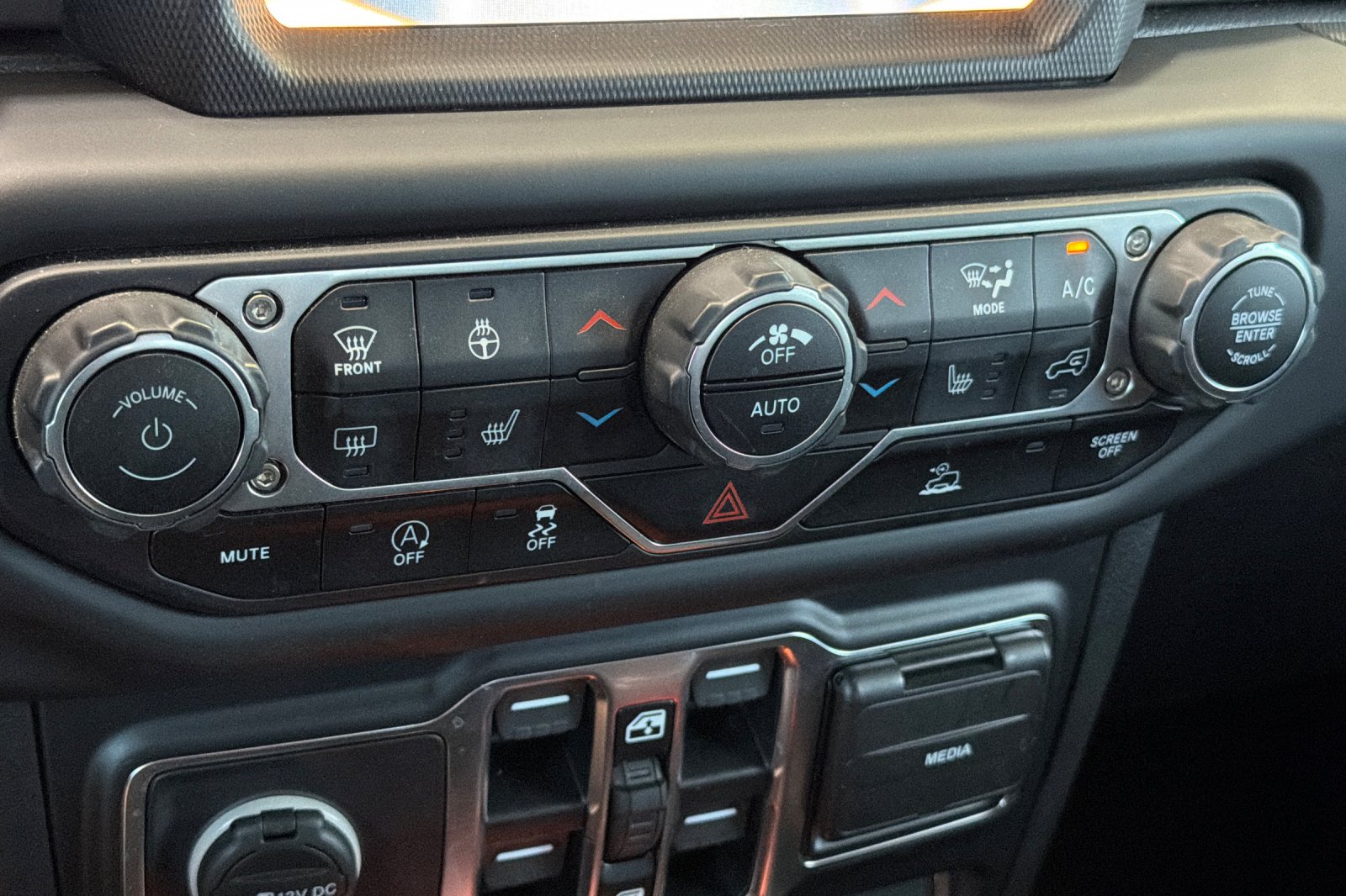 Used 2021 Orange Jeep Rubicon image 18