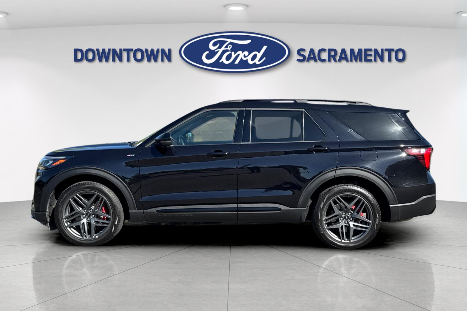 Certified Used 2025 Black Metallic Ford ST-Line image 7