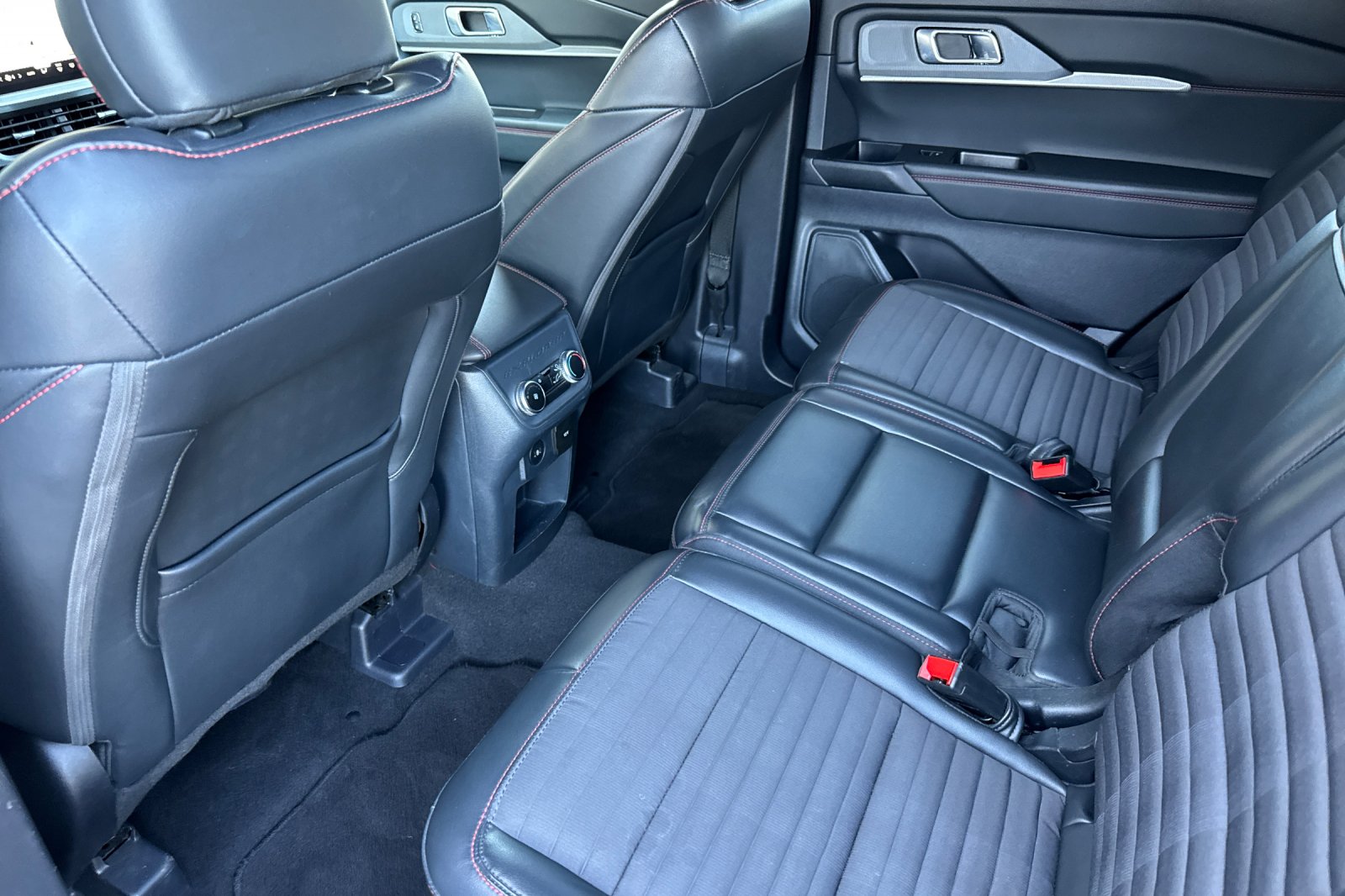 Certified Used 2025 Black Metallic Ford ST-Line image 6