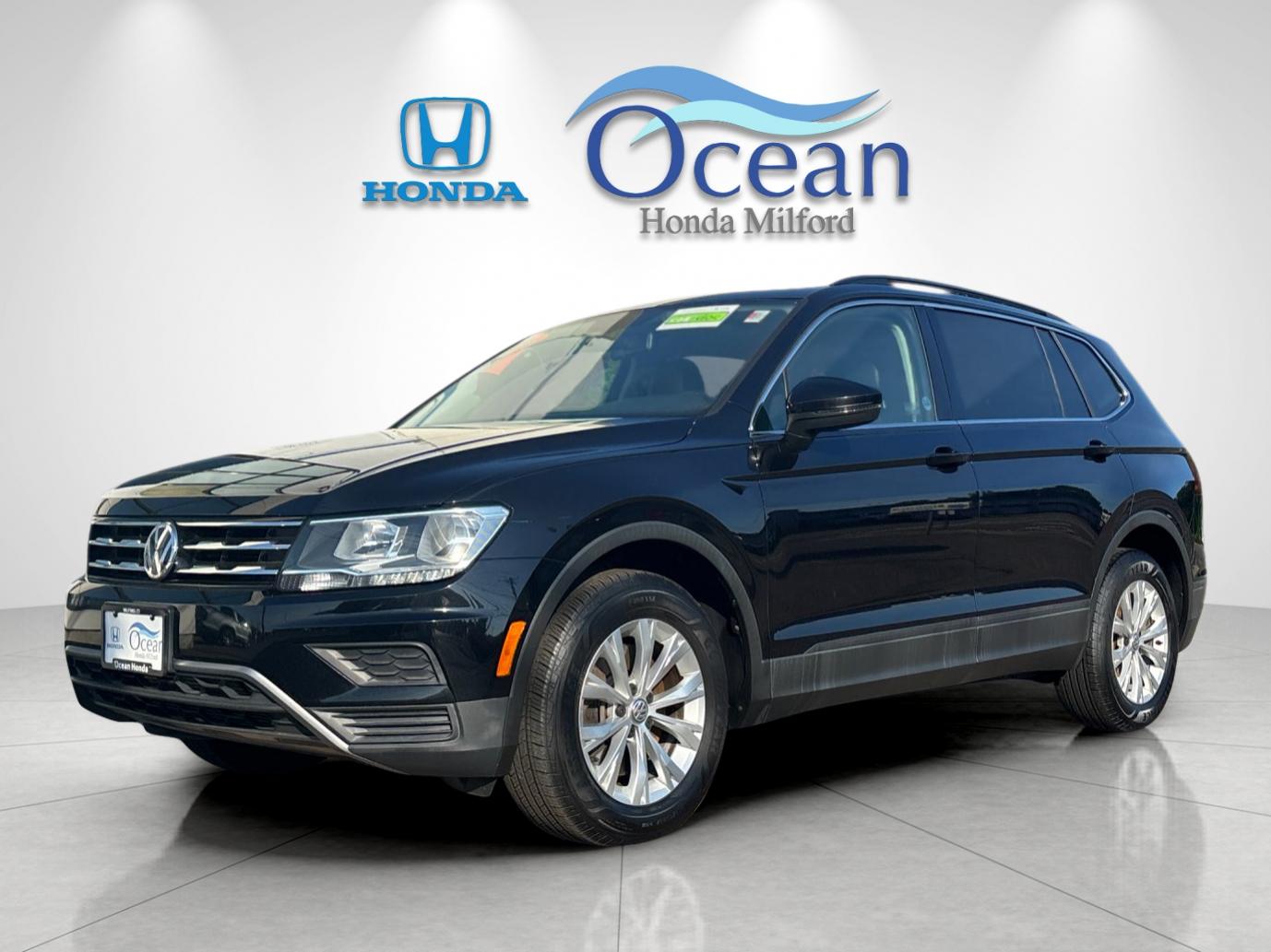 Used 2019 Deep Black Pearl Volkswagen 2.0T SE image 7
