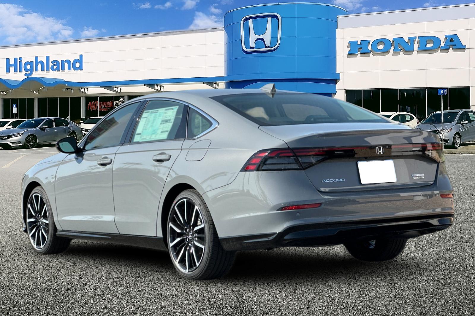 New 2026 Urban Gray Pearl Honda Touring image 3