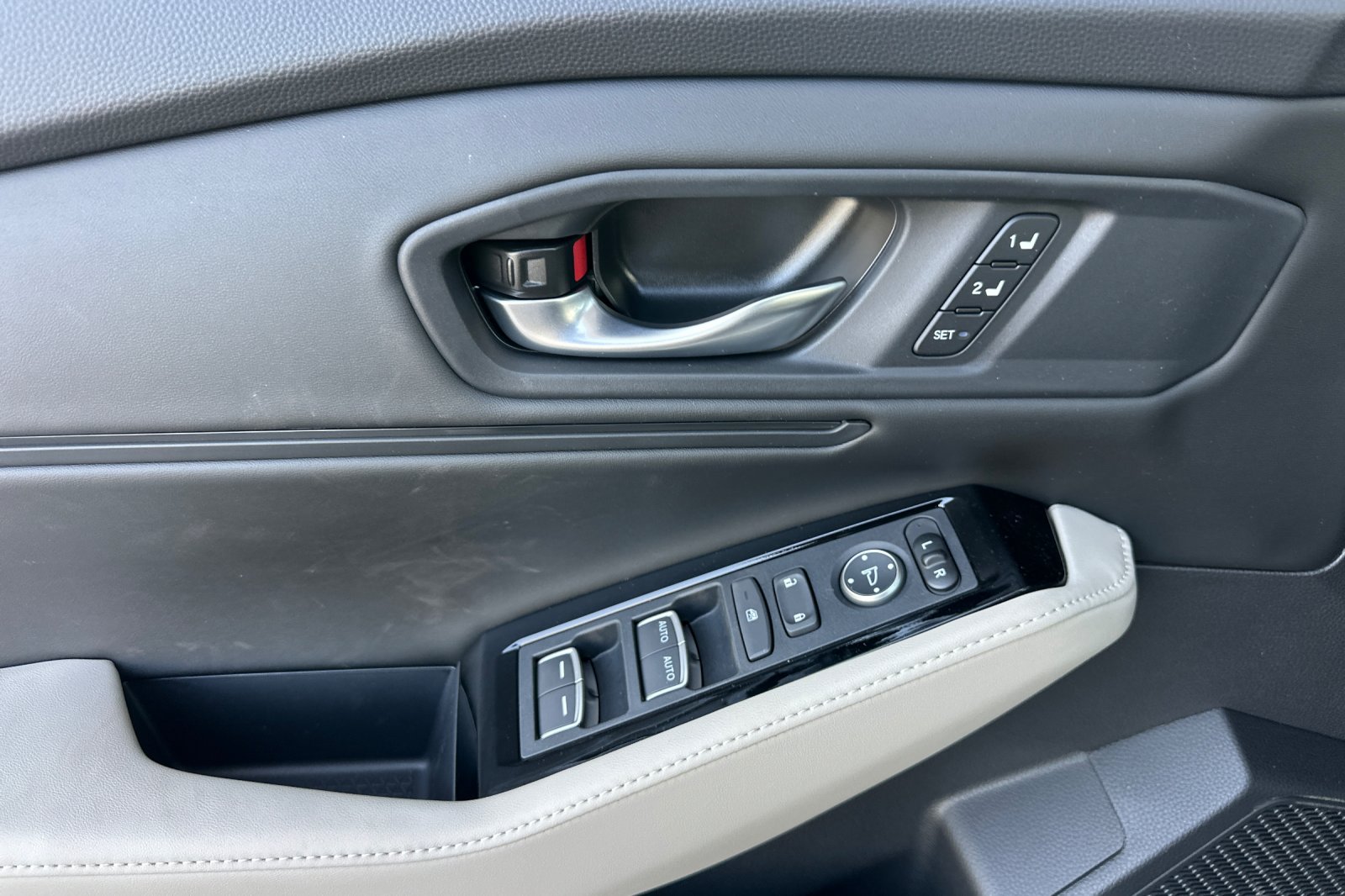 New 2026 Urban Gray Pearl Honda Touring image 10