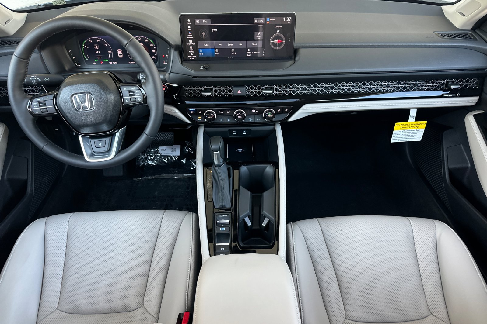 New 2026 Urban Gray Pearl Honda Touring image 13