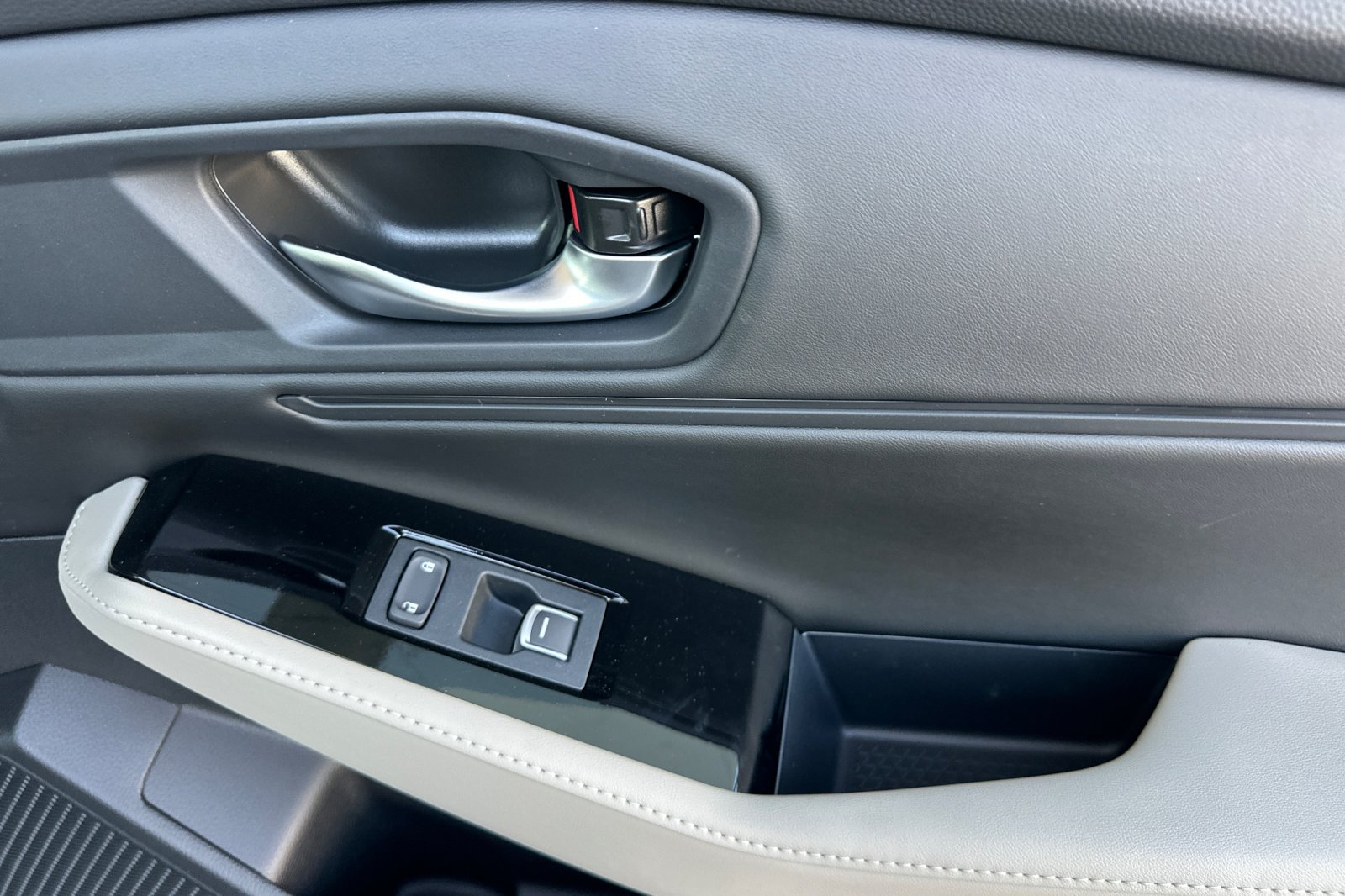New 2026 Urban Gray Pearl Honda Touring image 17