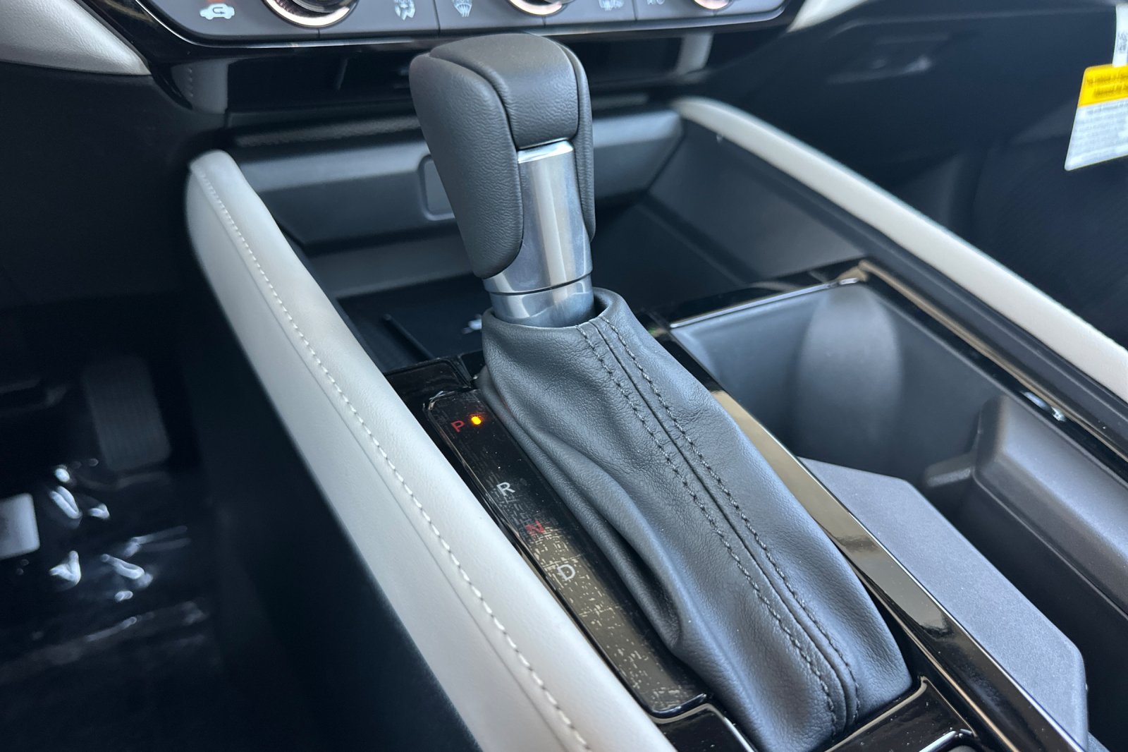 New 2026 Urban Gray Pearl Honda Touring image 21