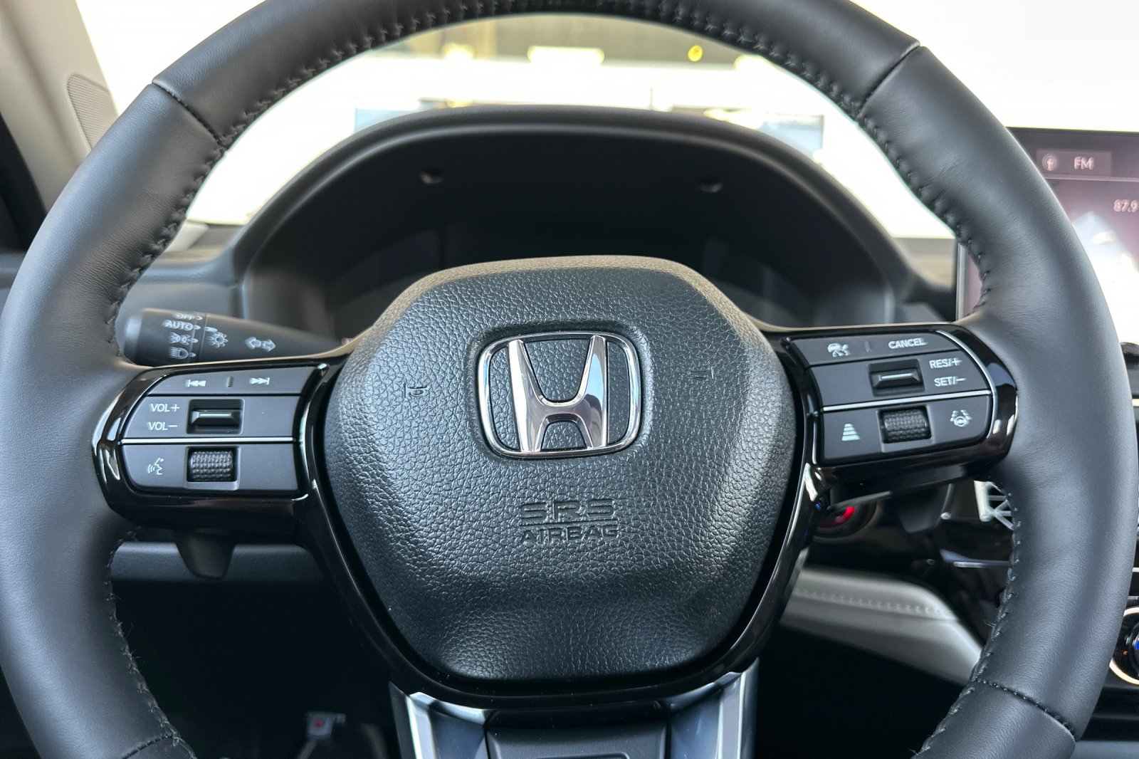 New 2026 Urban Gray Pearl Honda Touring image 23