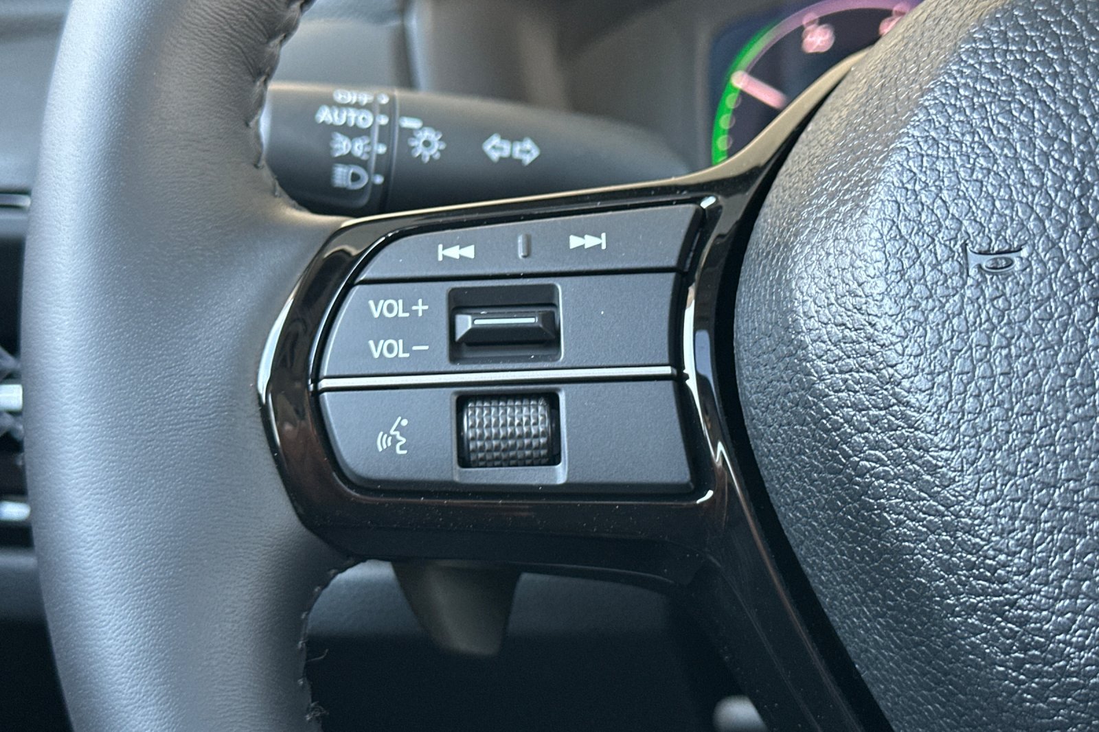 New 2026 Urban Gray Pearl Honda Touring image 24