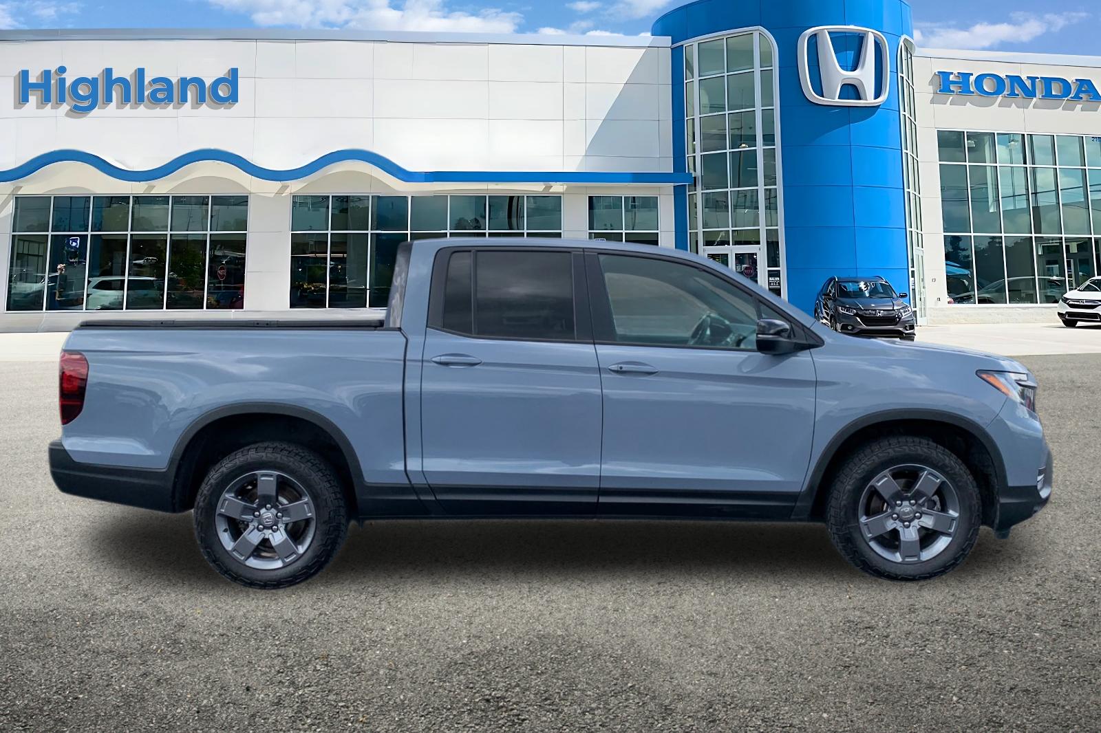 Certified Used 2024 Sonic Gray Pearl Honda AWD TRAILSPORT image 6