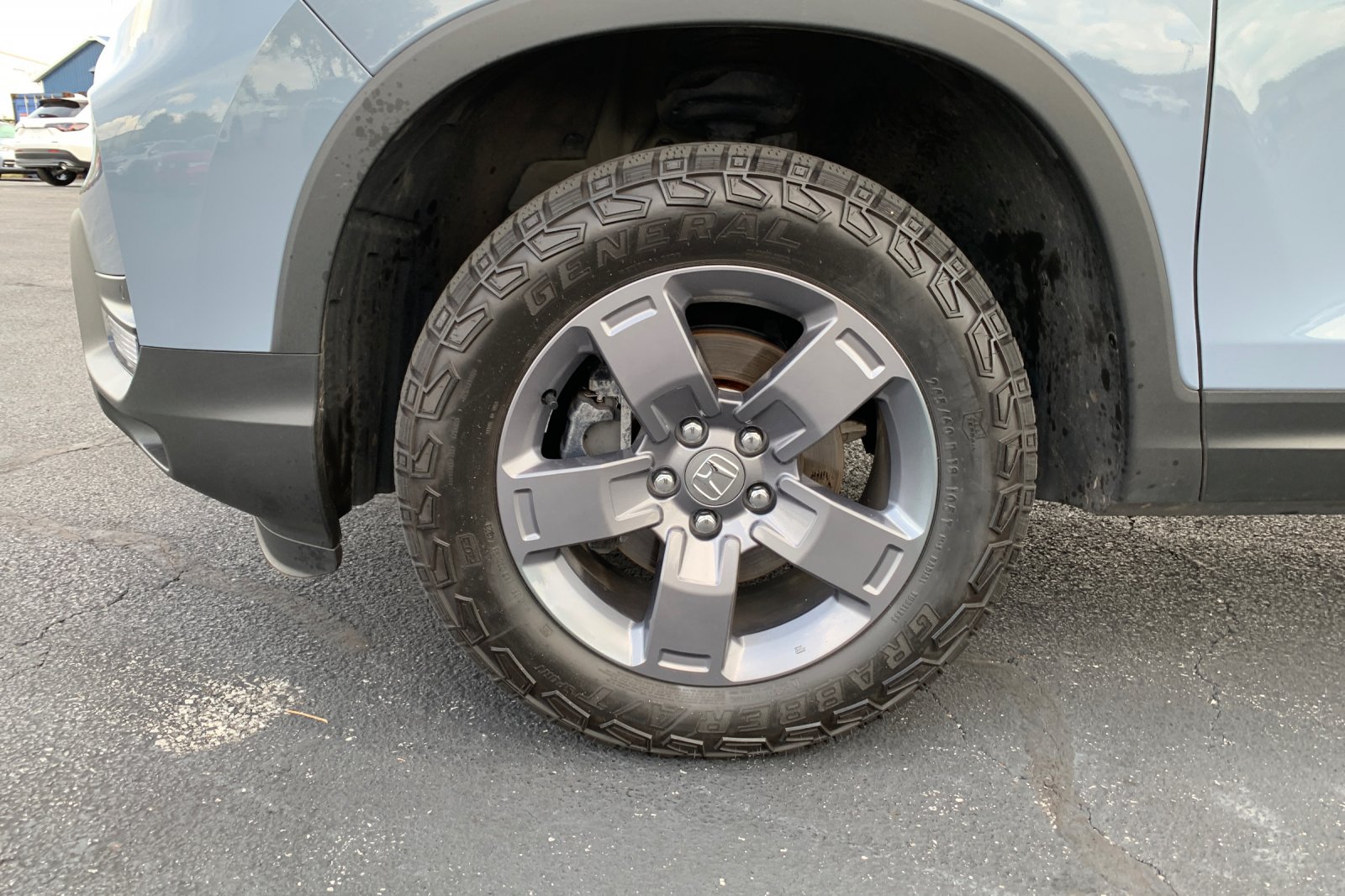 Certified Used 2024 Sonic Gray Pearl Honda AWD TRAILSPORT image 9