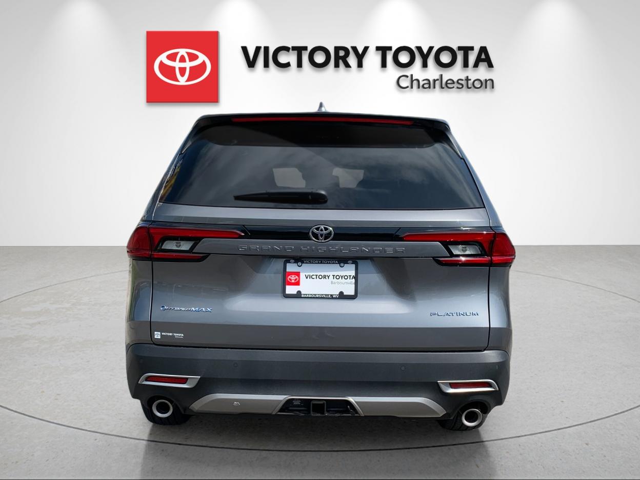 New 2026  Toyota MAX Platinum image 4