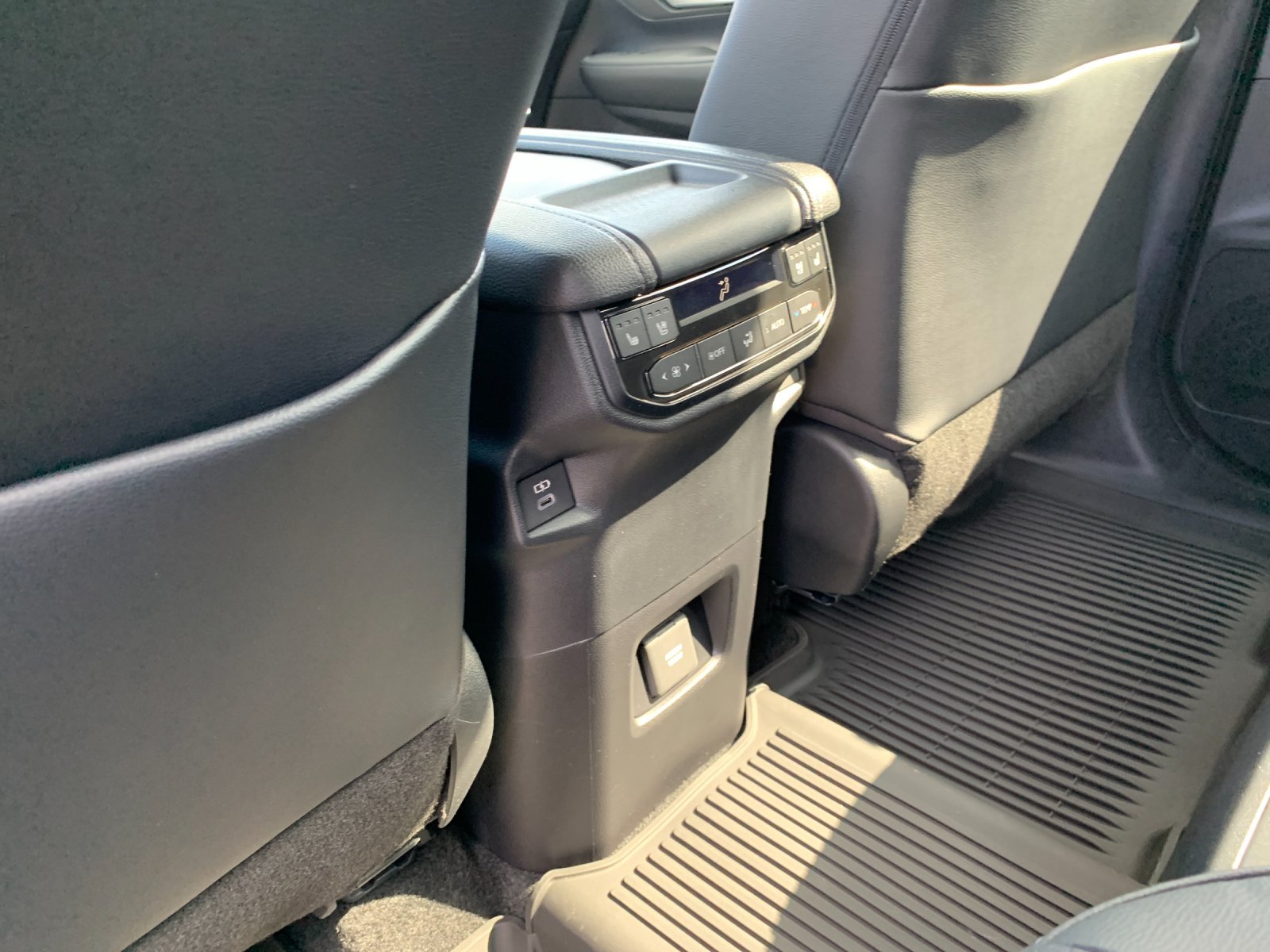 New 2026  Toyota MAX Platinum image 14