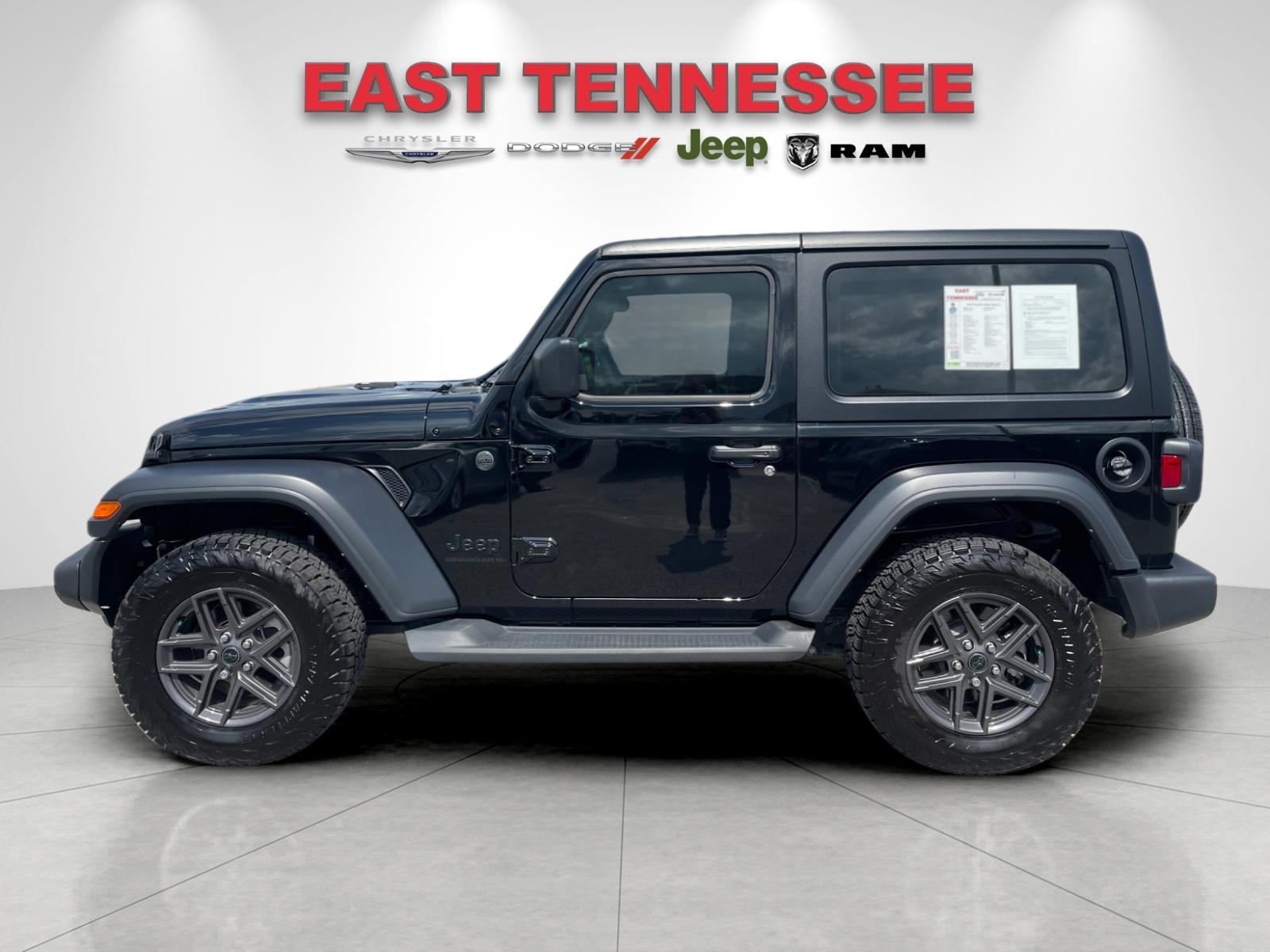 Used 2025 Black Jeep Sport S image 6