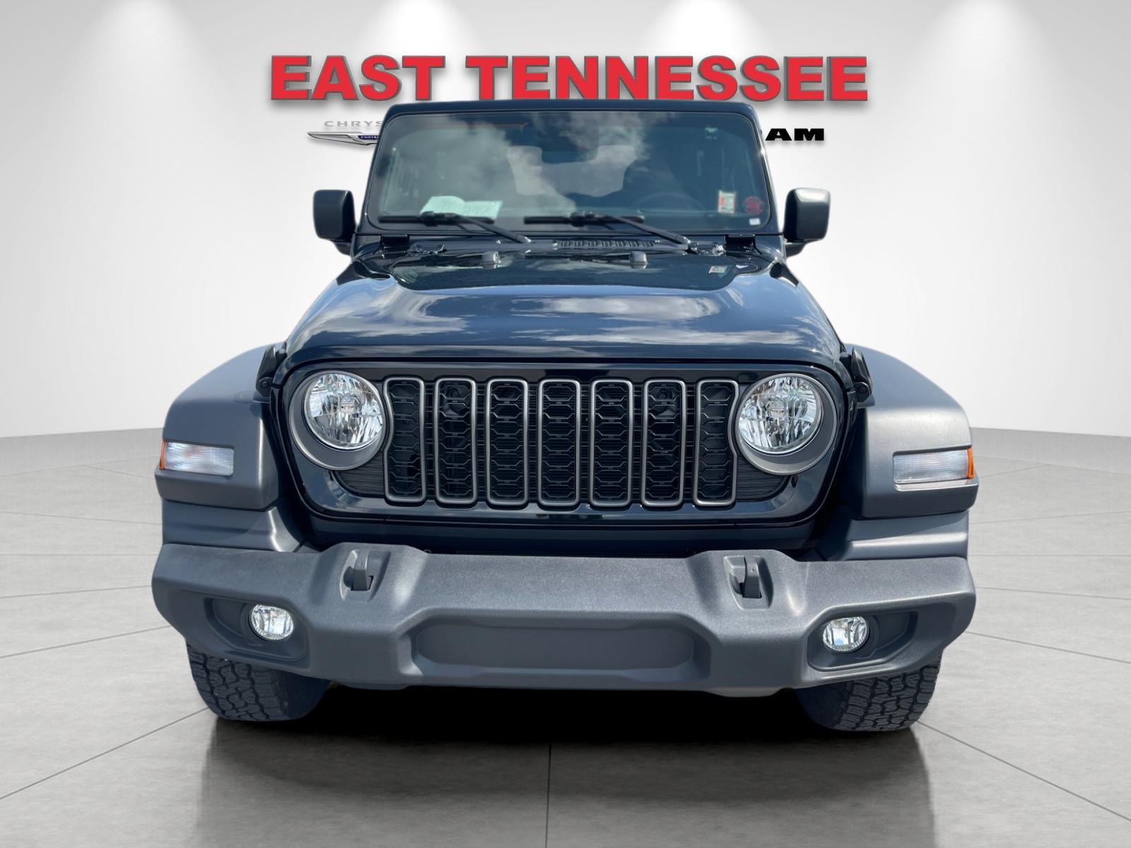 Used 2025 Black Jeep Sport S image 9