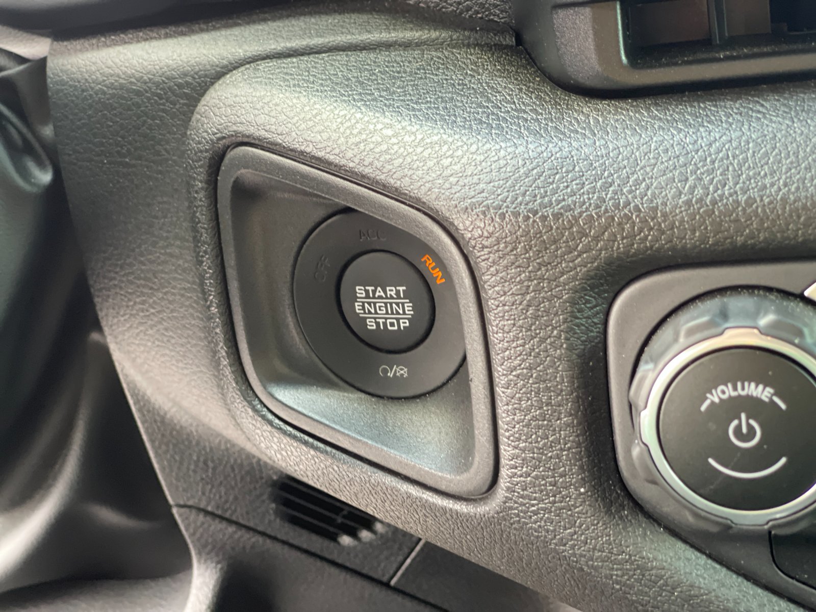 Used 2025 Black Jeep Sport S image 23