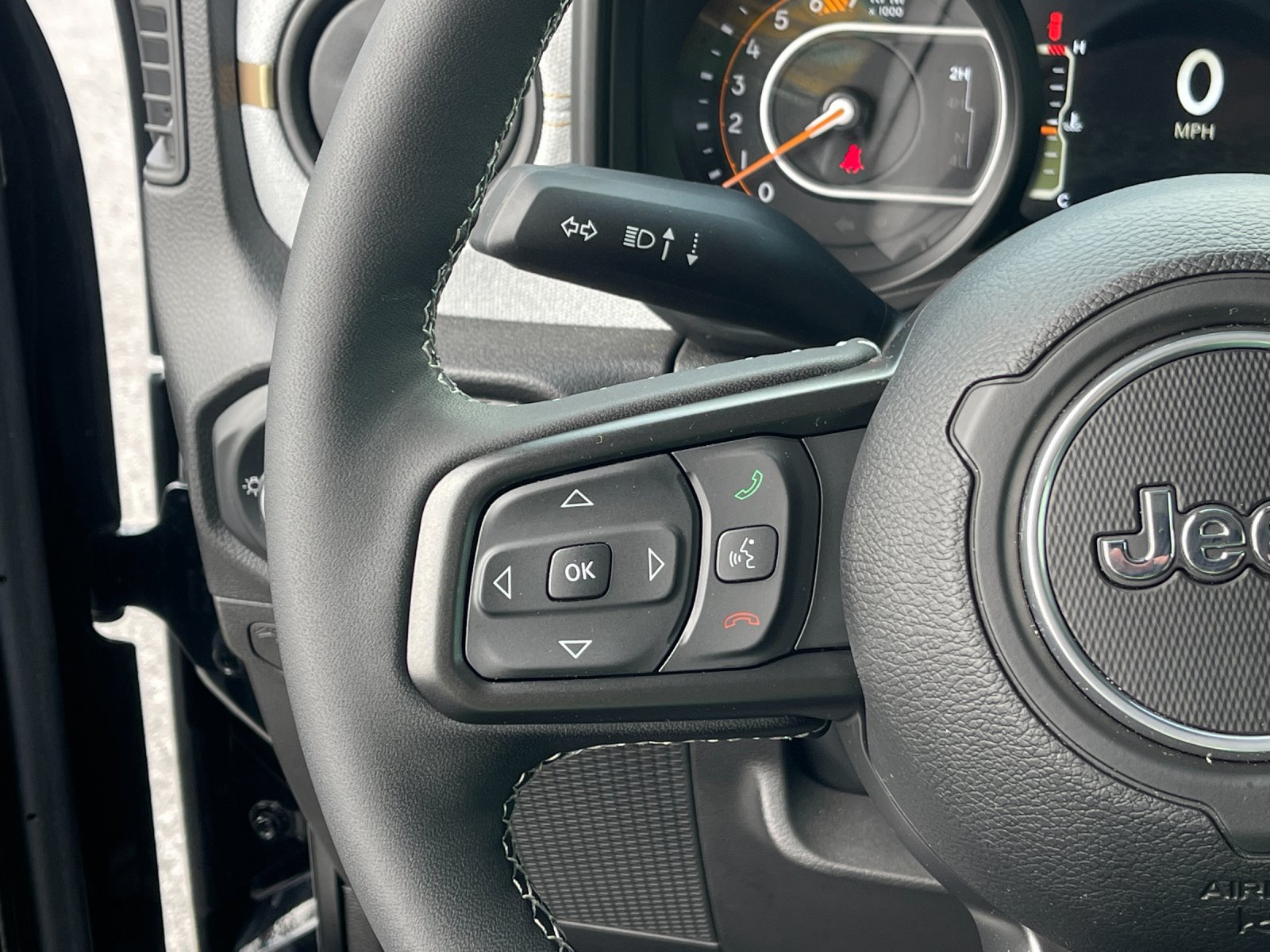 Used 2025 Black Jeep Sport S image 25