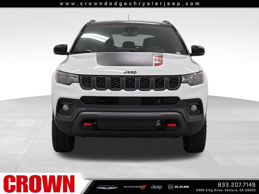 New 2026 Bright White Clear-Coat Exterior Paint Jeep Trailhawk image 2