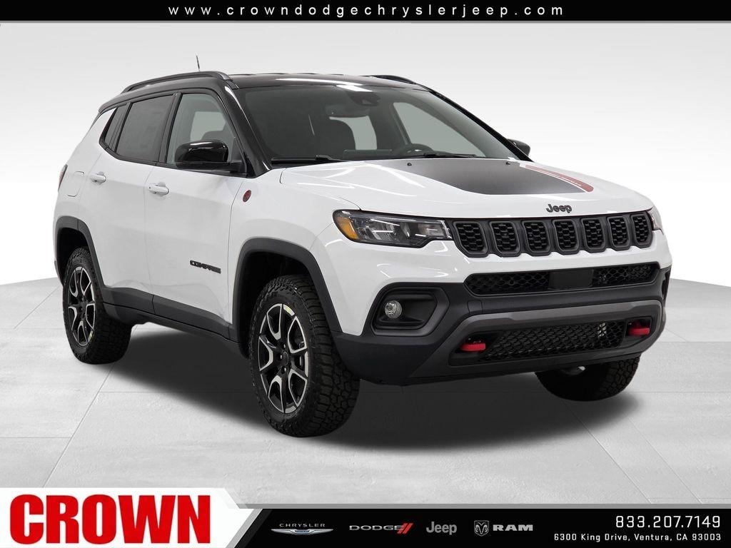 New 2026 Bright White Clear-Coat Exterior Paint Jeep Trailhawk image 3