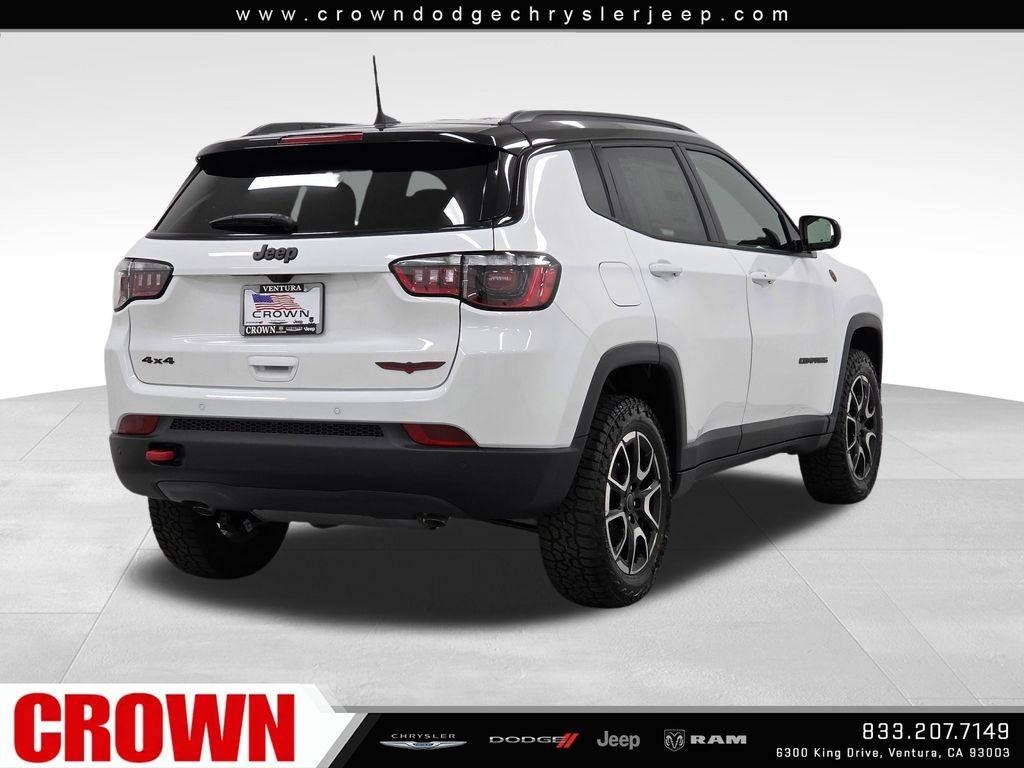 New 2026 Bright White Clear-Coat Exterior Paint Jeep Trailhawk image 5