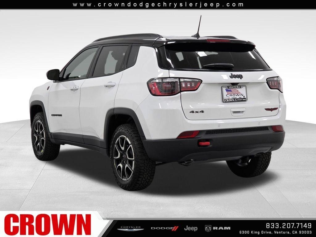 New 2026 Bright White Clear-Coat Exterior Paint Jeep Trailhawk image 7