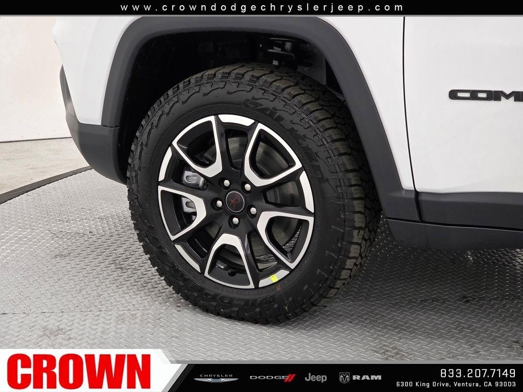New 2026 Bright White Clear-Coat Exterior Paint Jeep Trailhawk image 9