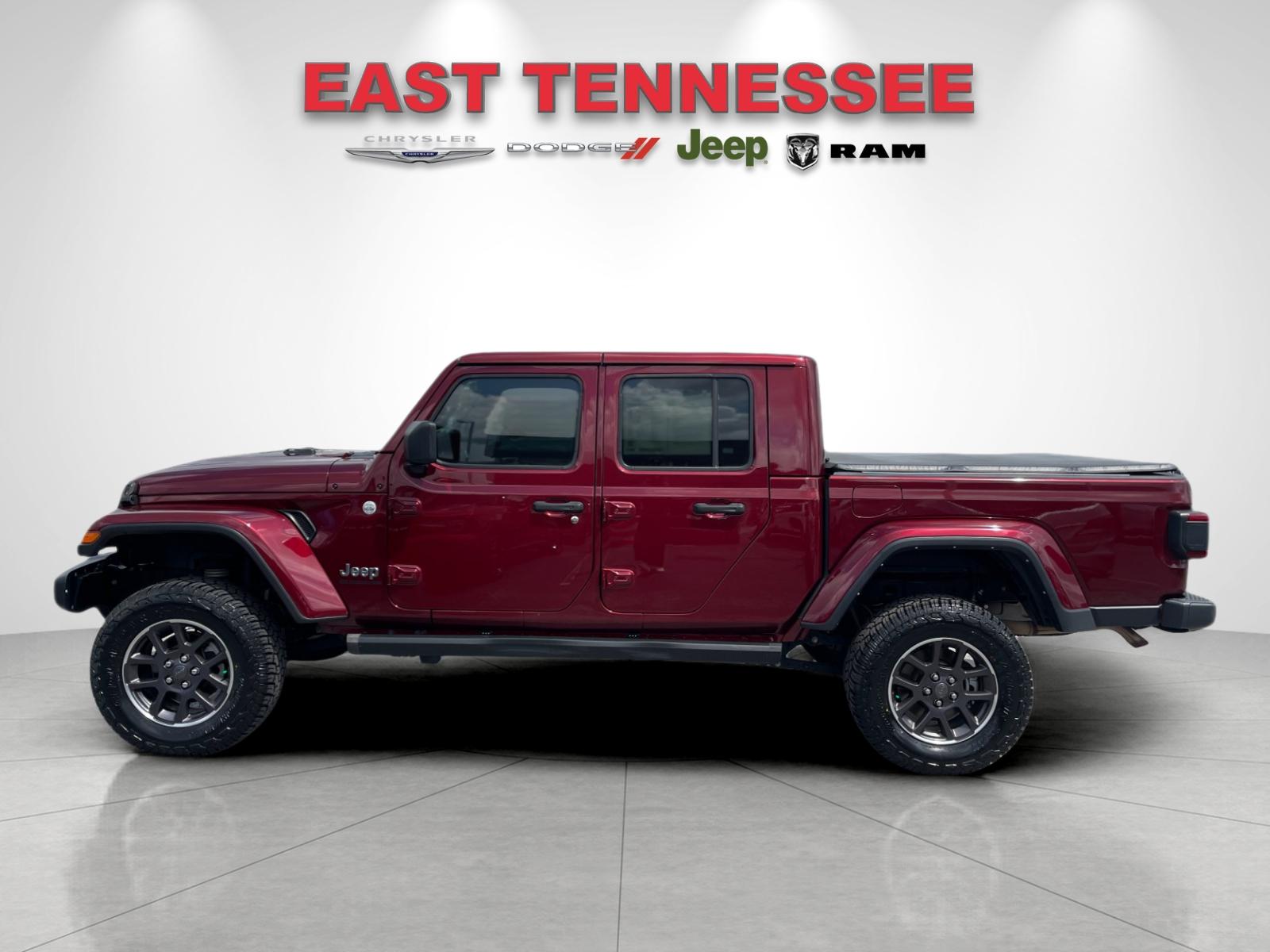 Used 2021 Snazzberry Pearlcoat Jeep Overland image 6