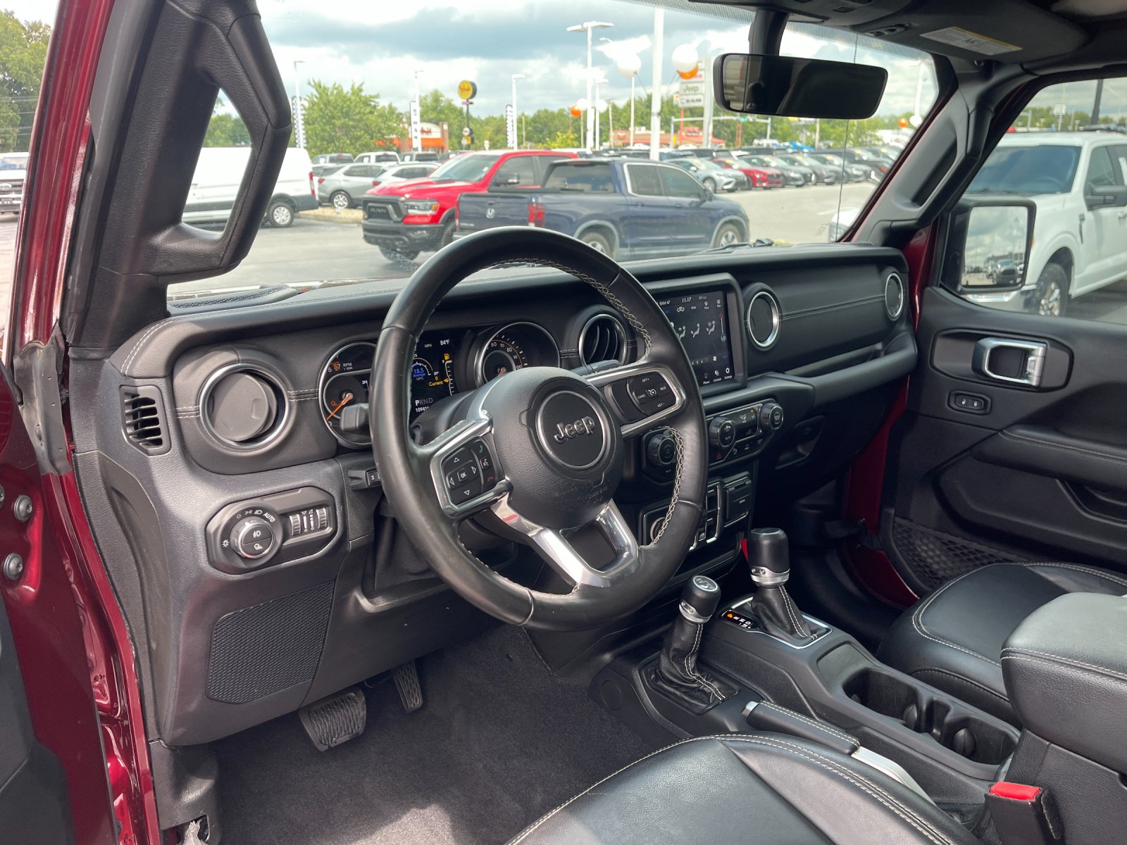 Used 2021 Snazzberry Pearlcoat Jeep Overland image 11