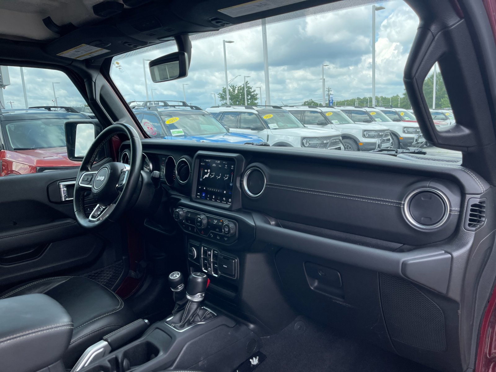 Used 2021 Snazzberry Pearlcoat Jeep Overland image 17