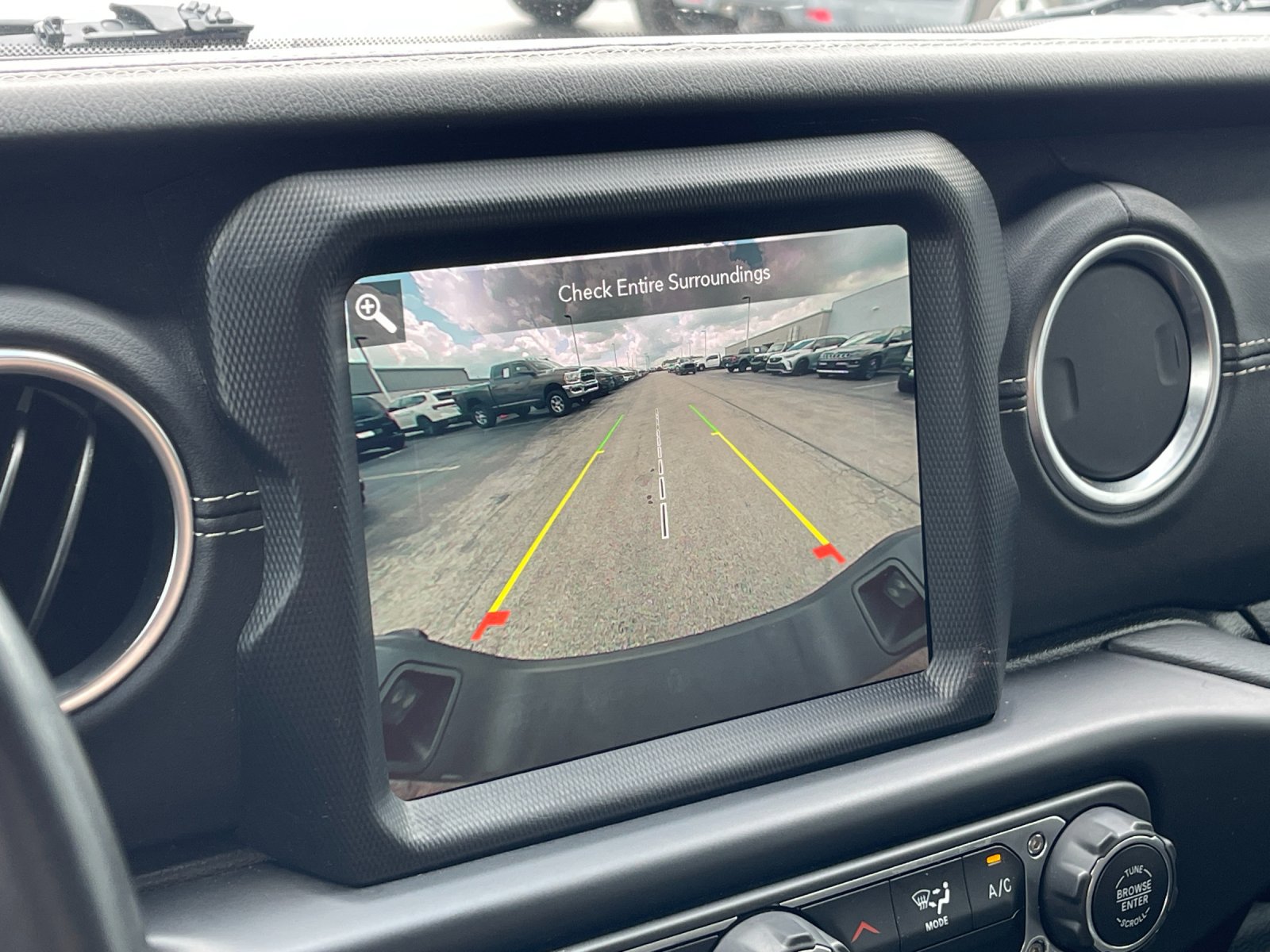 Used 2021 Snazzberry Pearlcoat Jeep Overland image 21