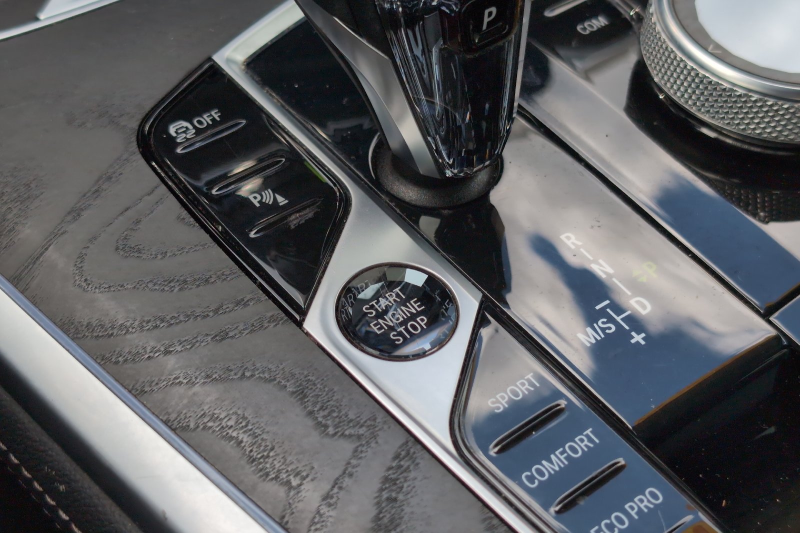 Used 2021 Black BMW xDrive40i image 25