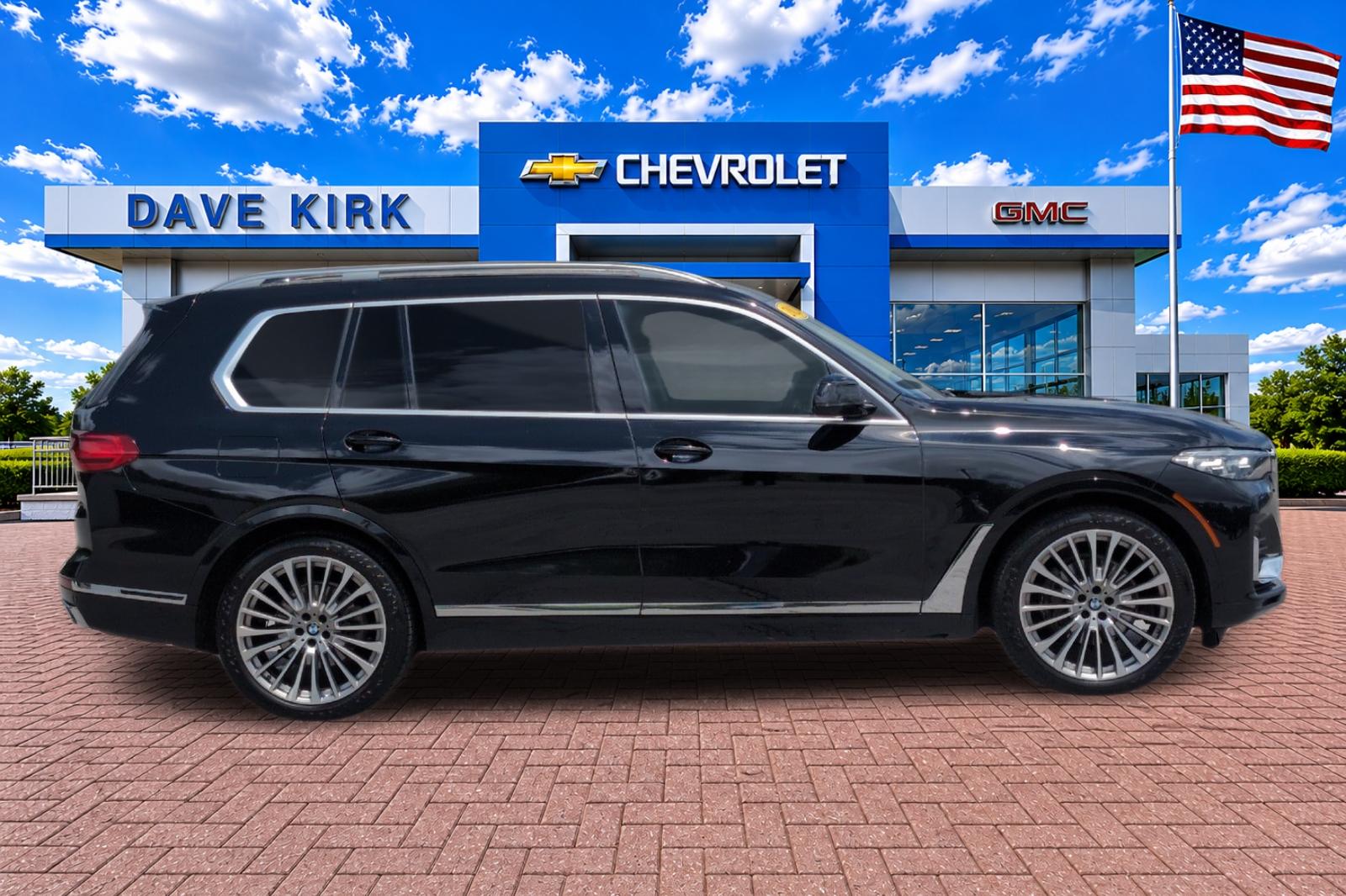 Used 2021 Black BMW xDrive40i image 2