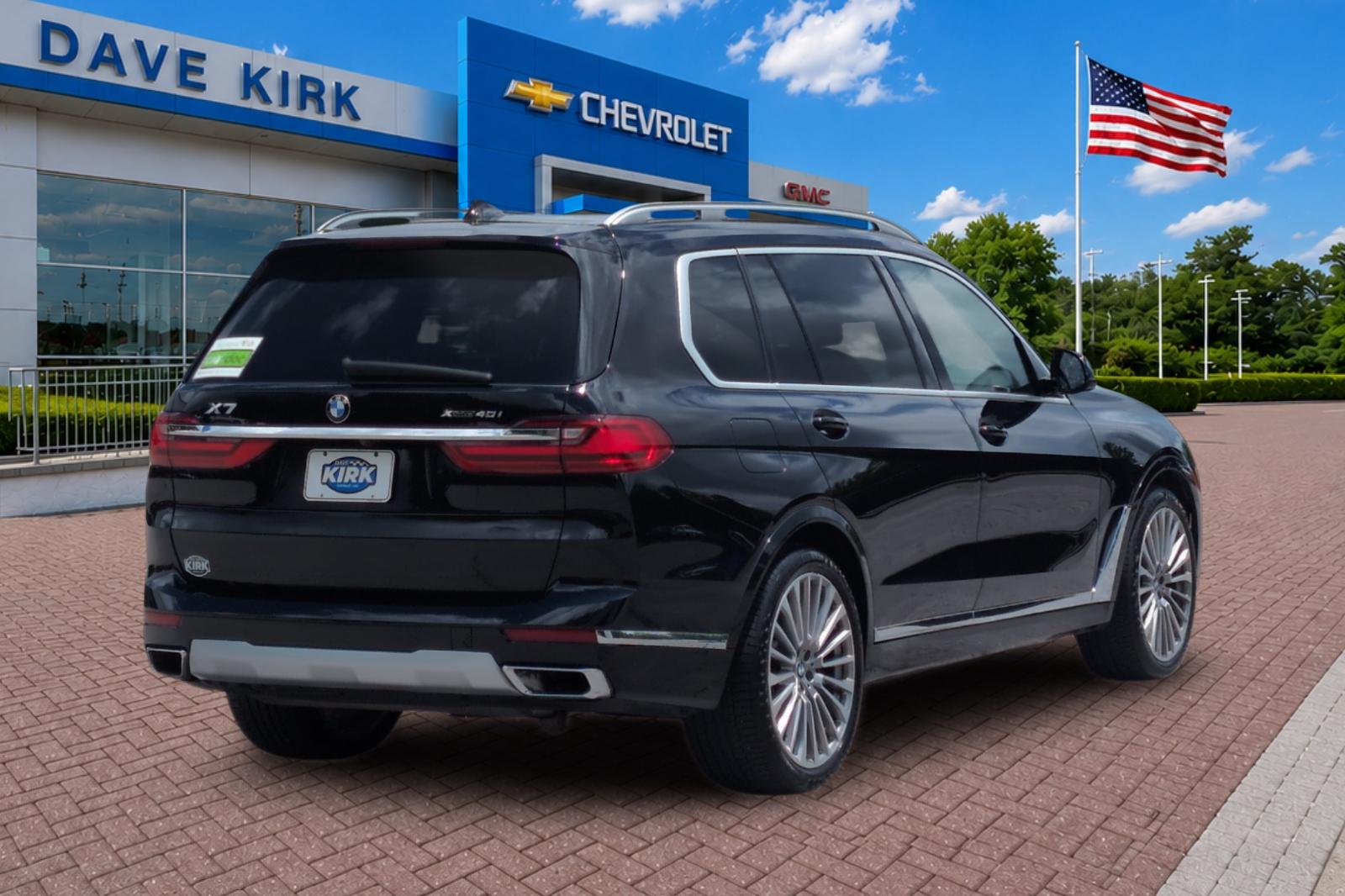 Used 2021 Black BMW xDrive40i image 3