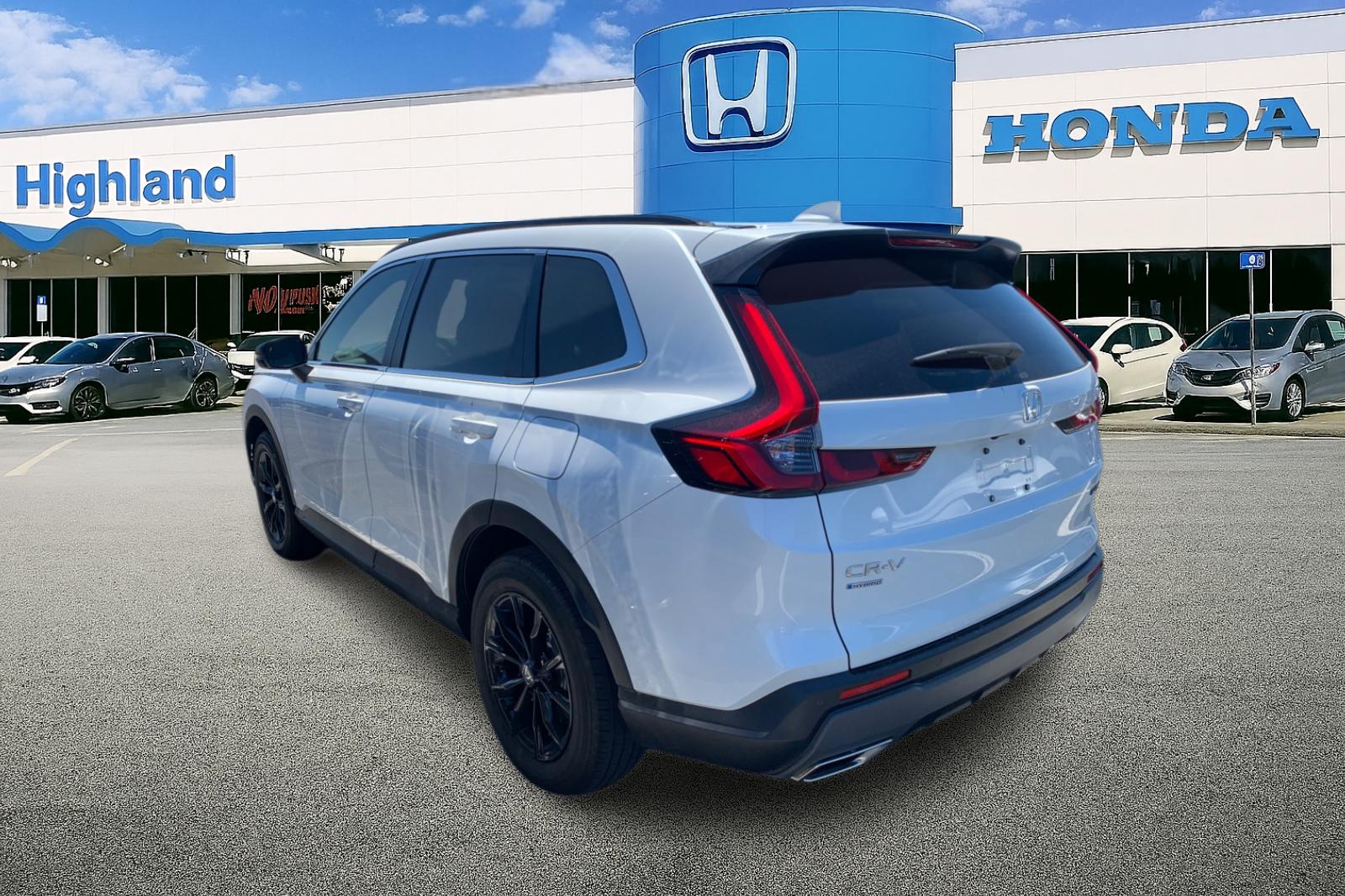 Certified Used 2025 Platinum White Pearl Honda Sport-L image 2