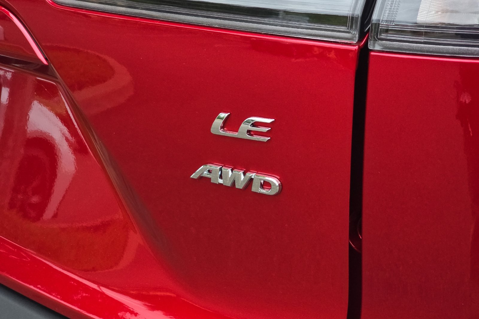 New 2026 Soul Red Crystal <sup>1</sup> <sup>2</sup> Toyota  LE image 7
