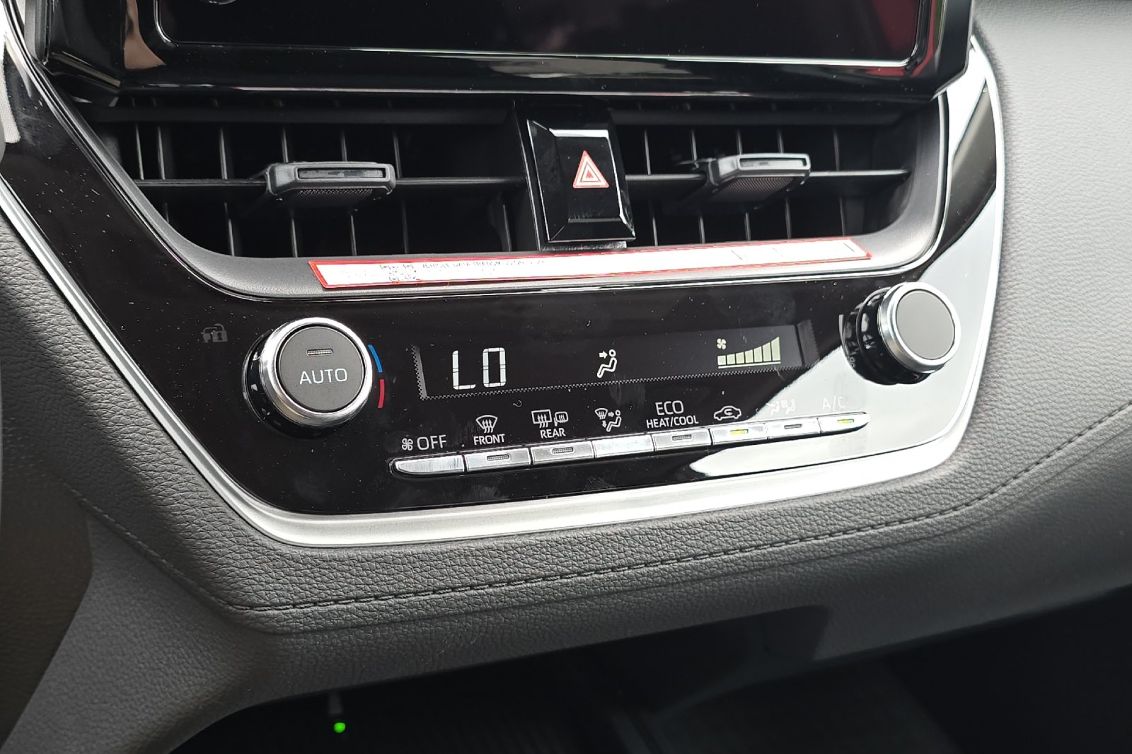 New 2026 Soul Red Crystal <sup>1</sup> <sup>2</sup> Toyota  LE image 17