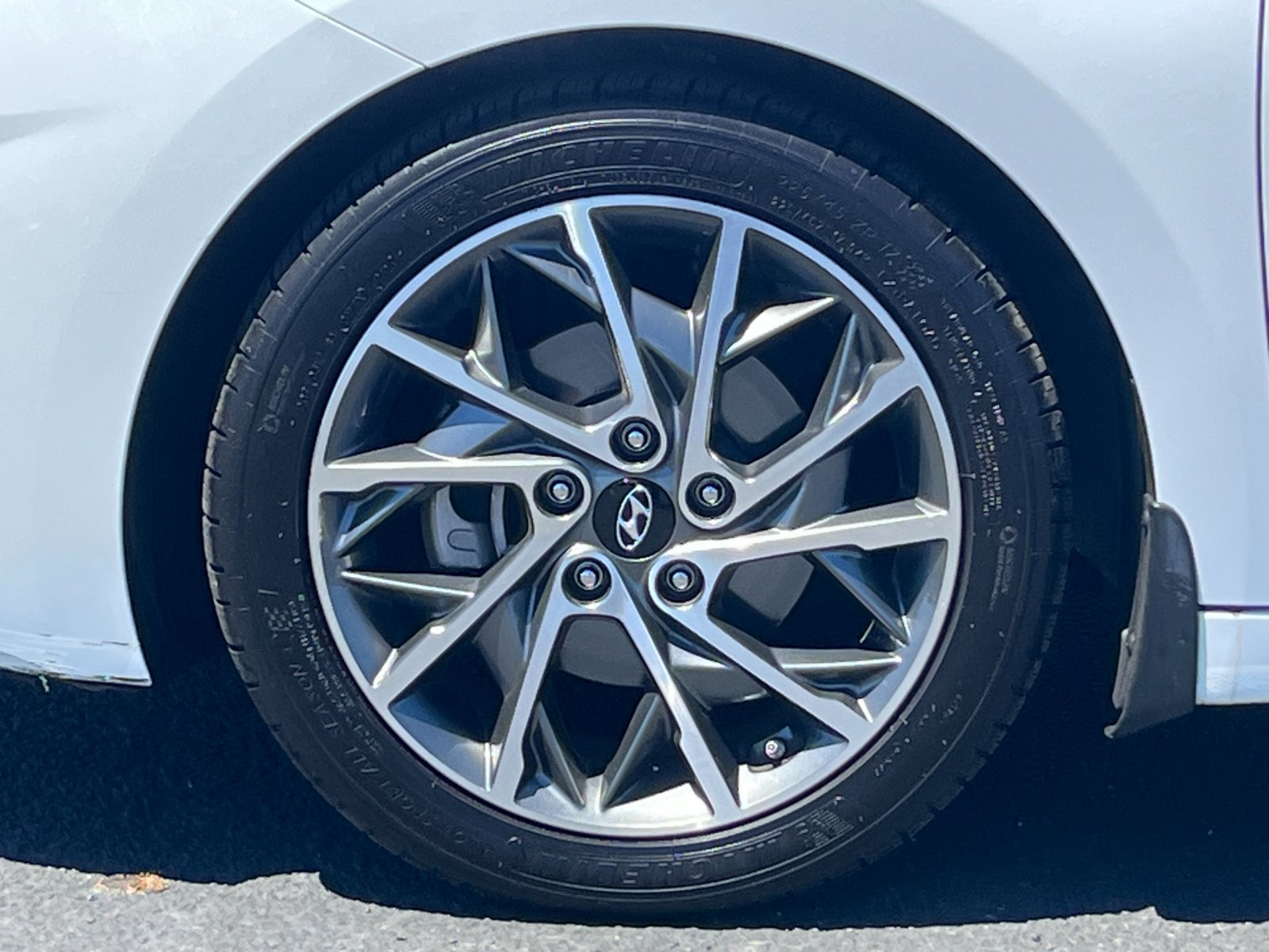 Used 2020 White Hyundai Limited image 23