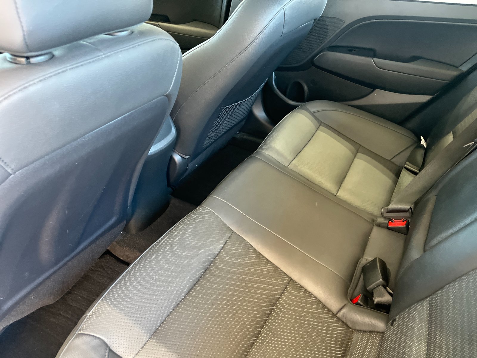 Used 2020 White Hyundai Limited image 11