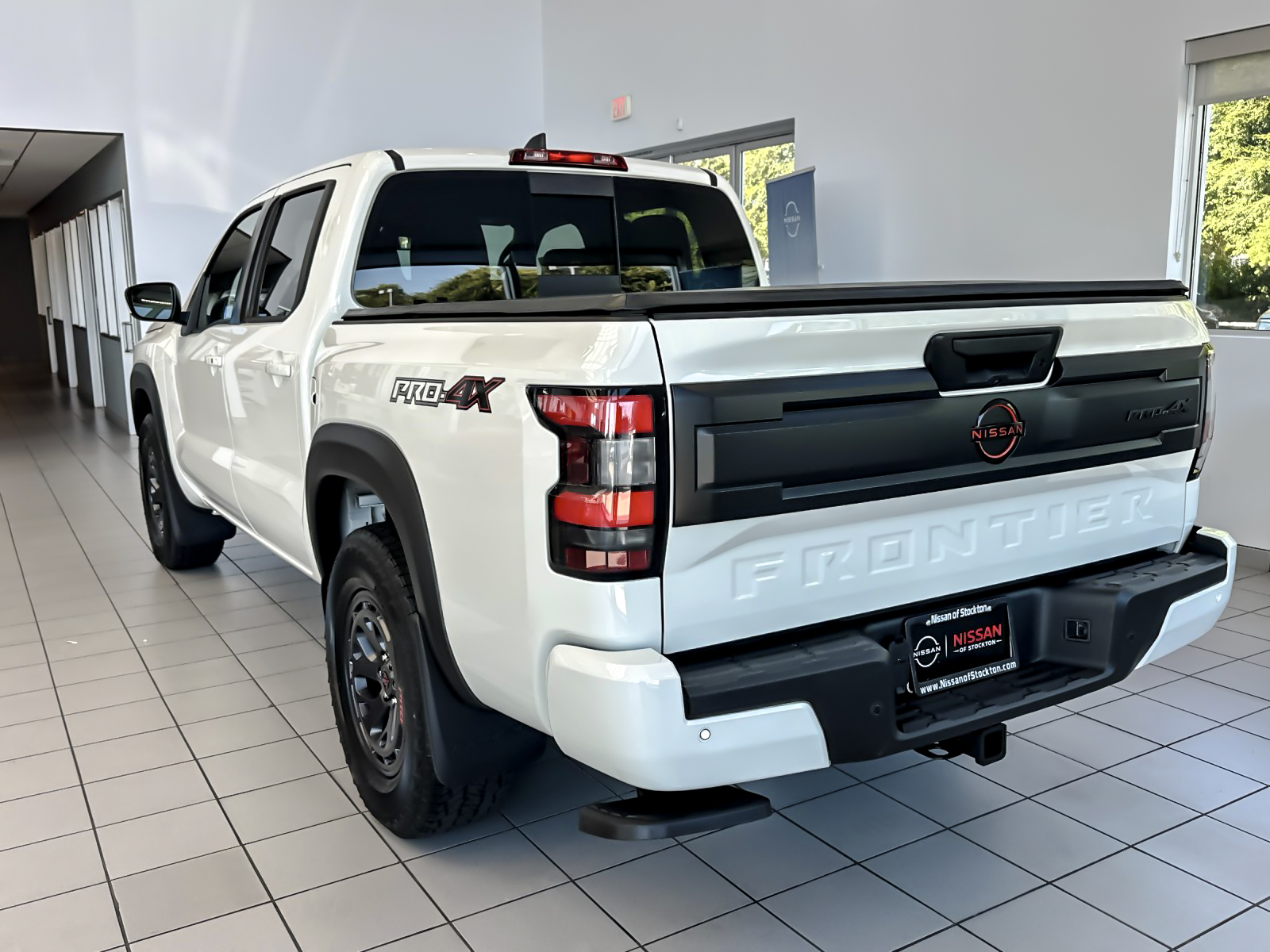New 2026 White Nissan PRO-4X image 5