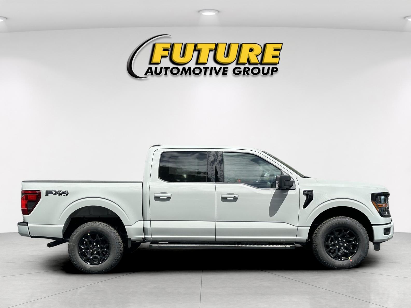 New 2026 Avalanche Ford XLT image 2